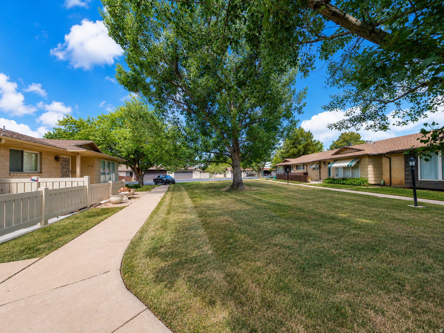EMERALD HILLS - Residential