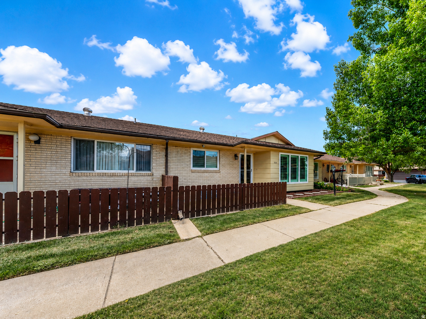 EMERALD HILLS - Residential
