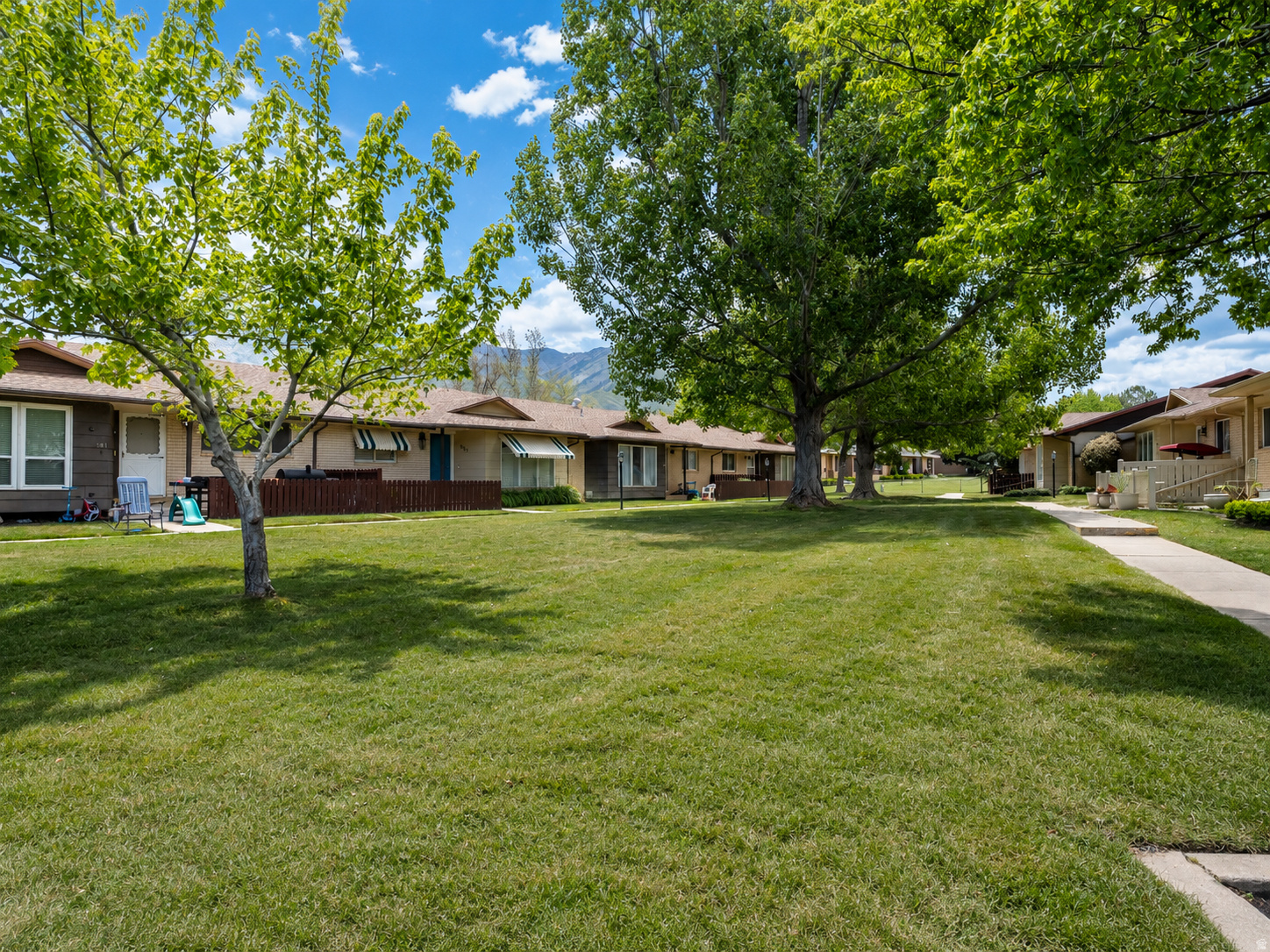 EMERALD HILLS - Residential