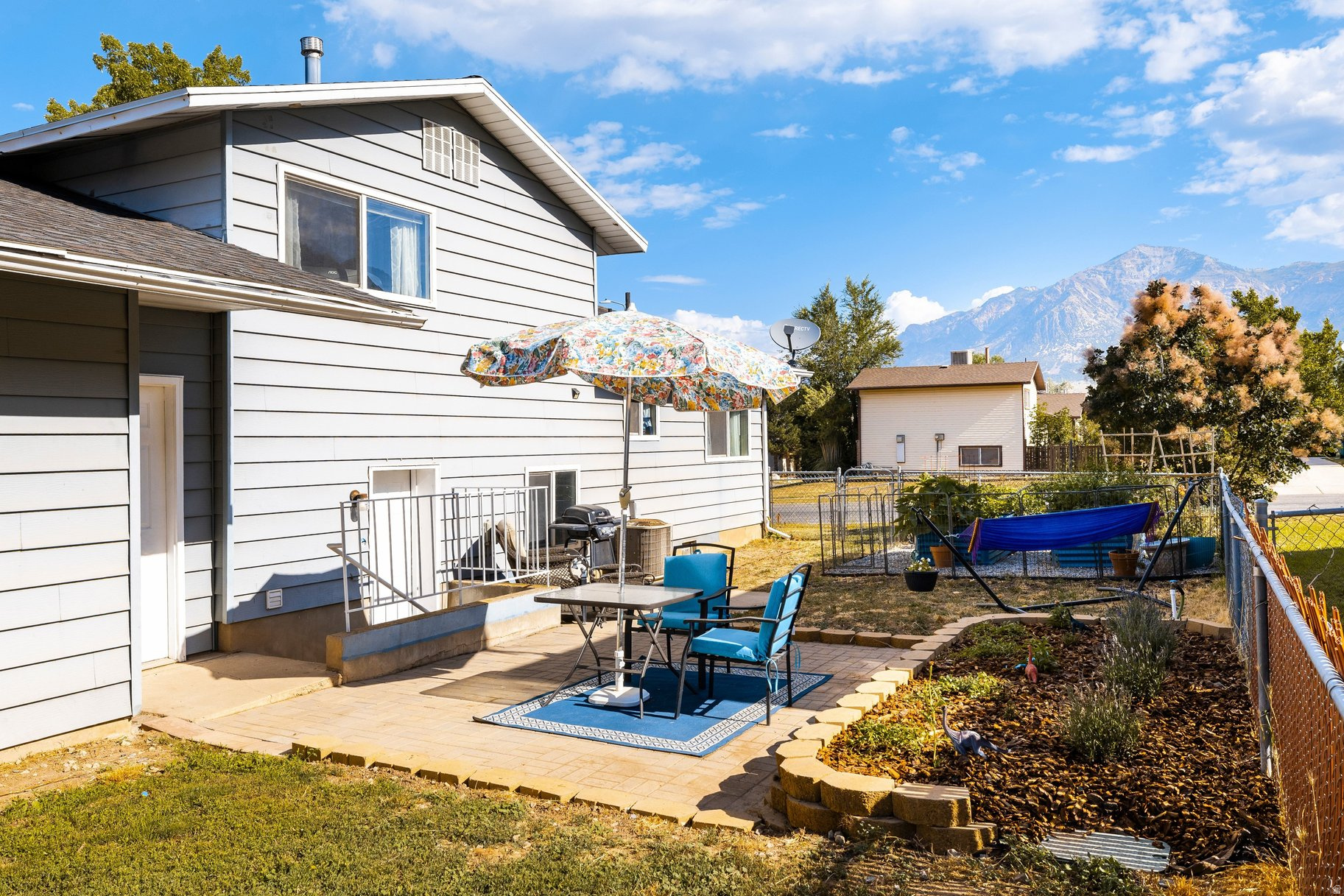 MEADOWLARK MEADOWS - Residential