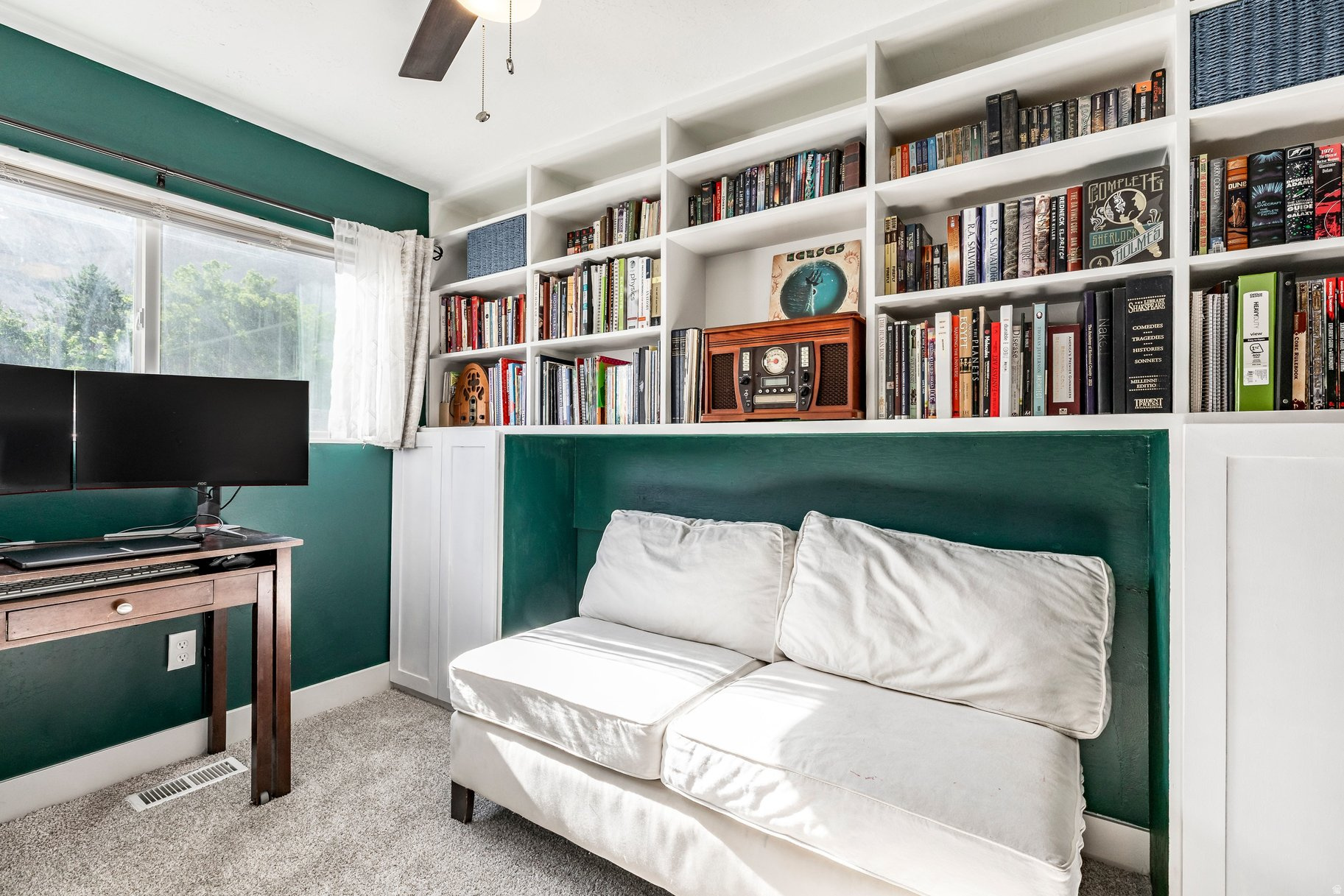 MEADOWLARK MEADOWS - Residential