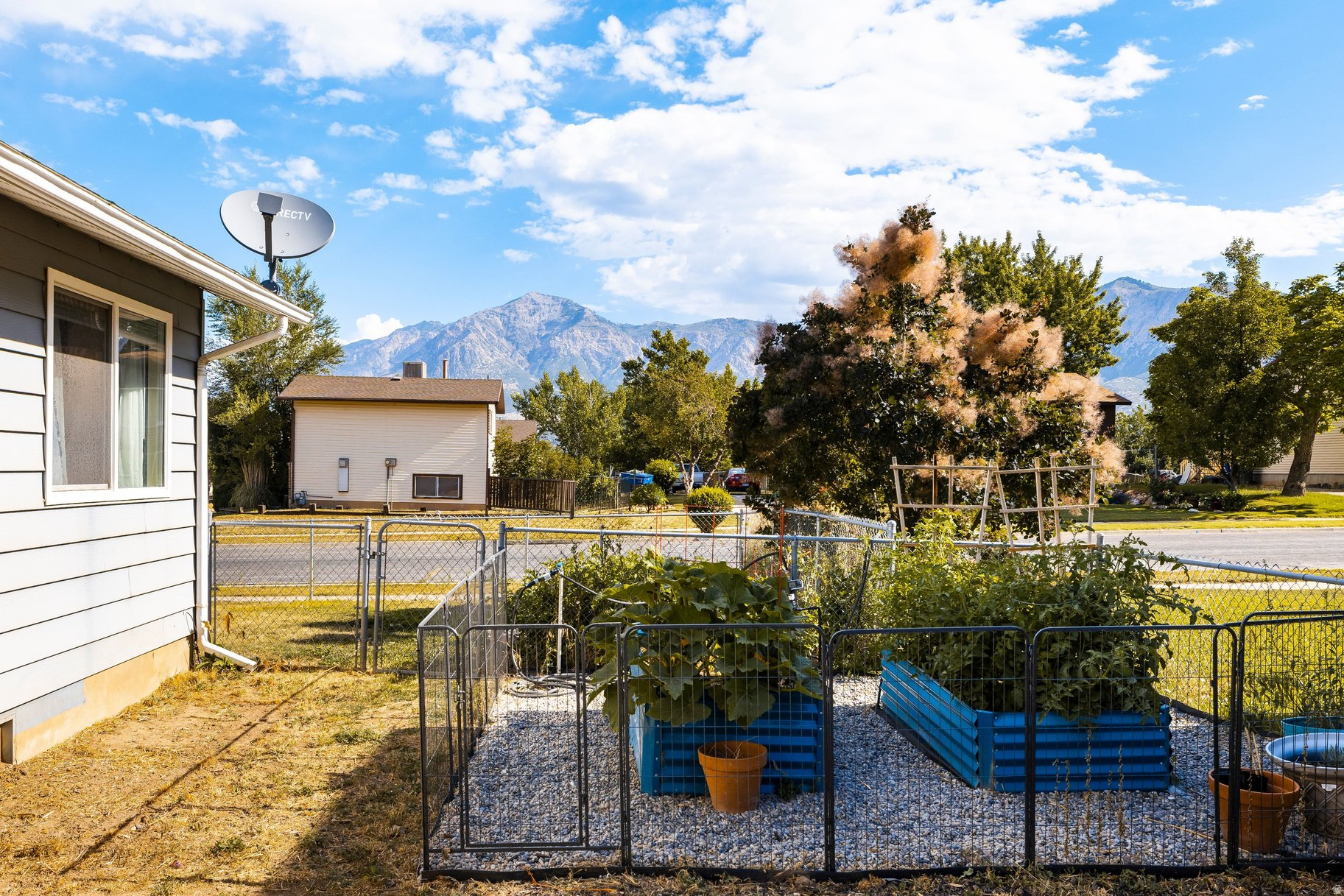 MEADOWLARK MEADOWS - Residential