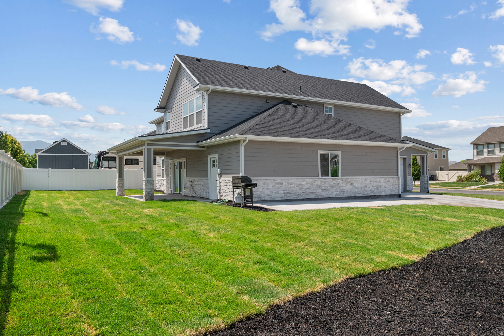 THE GRASSLANDS - Residential