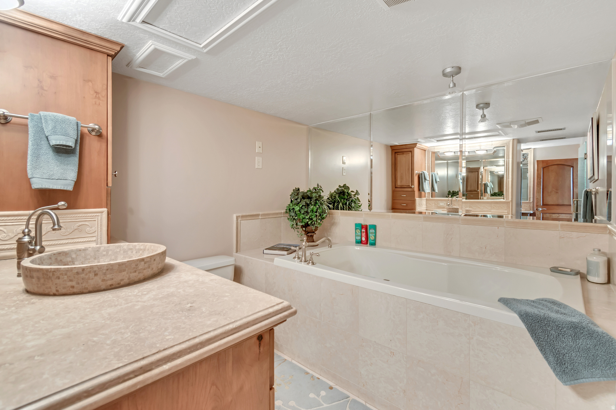 CANYON CREST - Residential