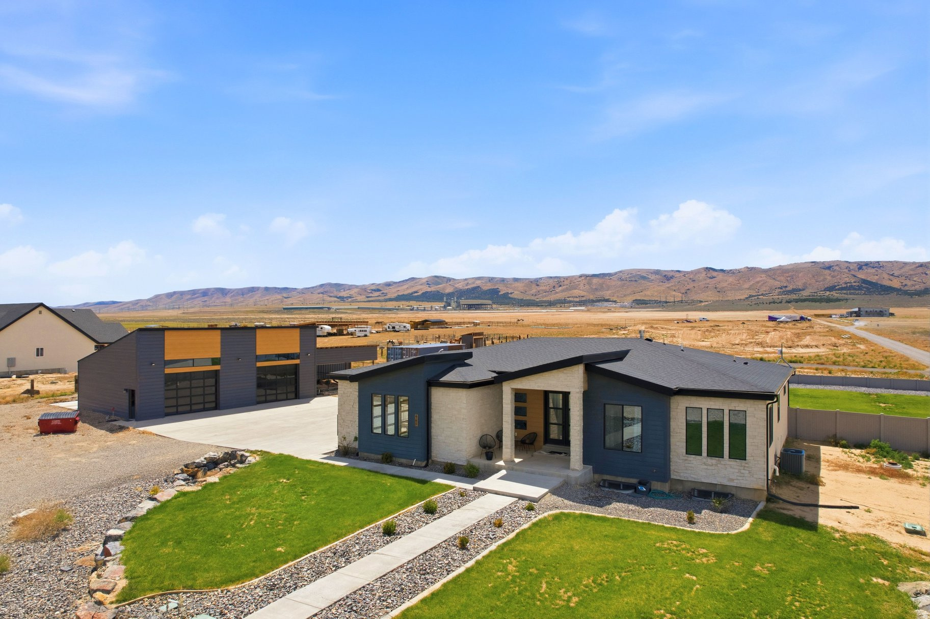 ESTATES SUBD - Residential