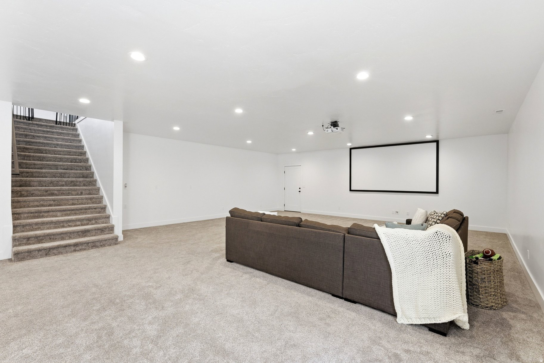 ESTATES SUBD - Residential