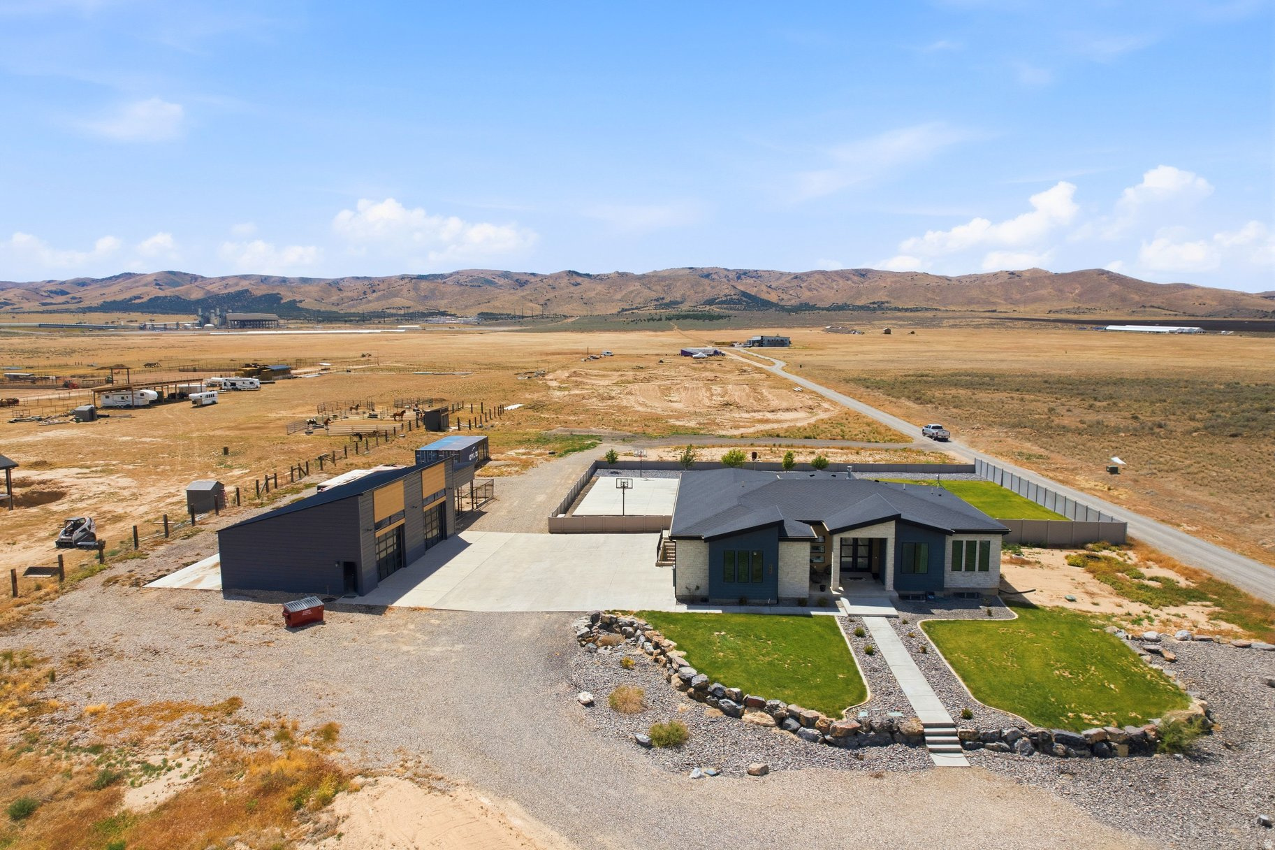 ESTATES SUBD - Residential