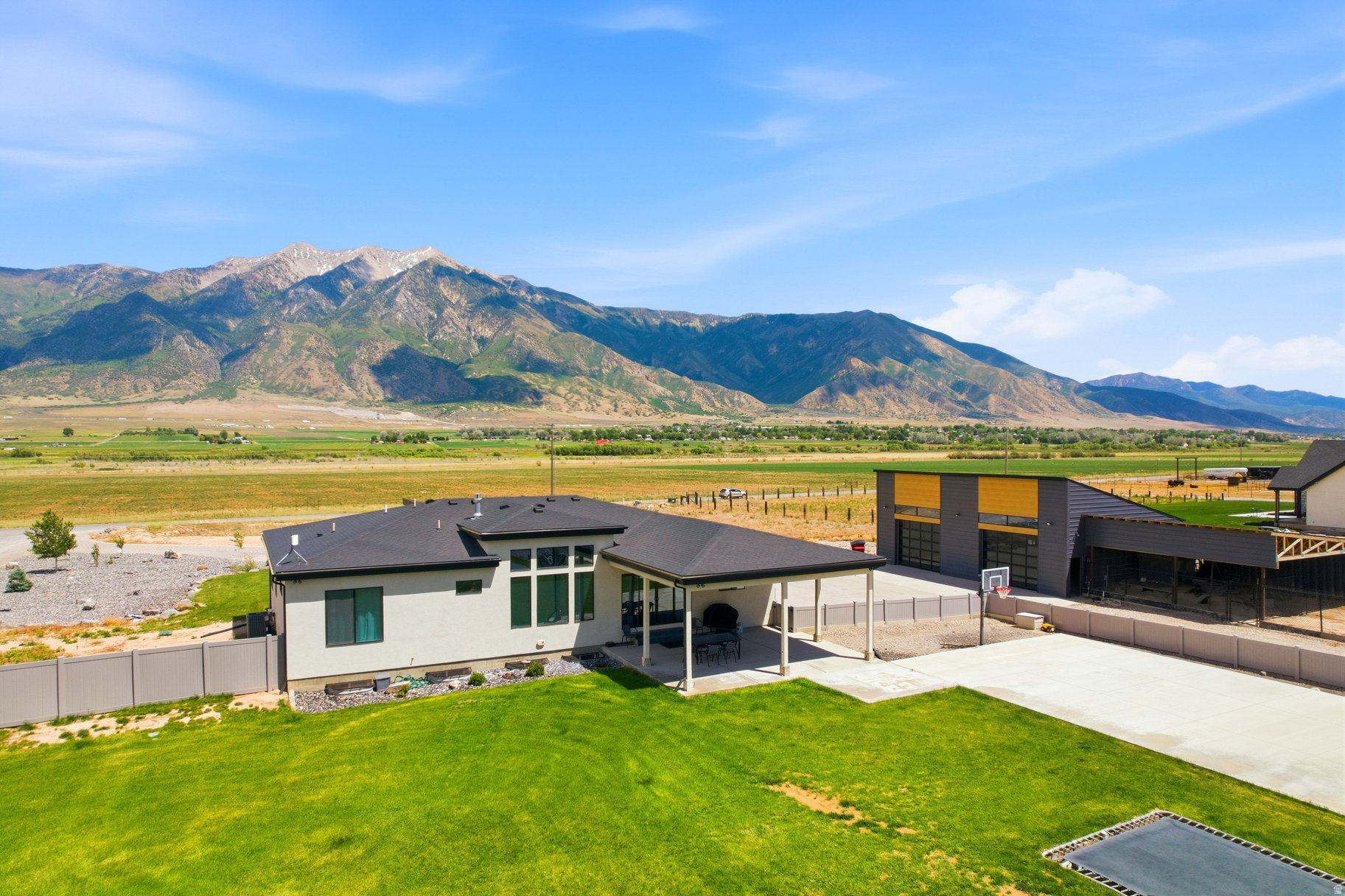 ESTATES SUBD - Residential