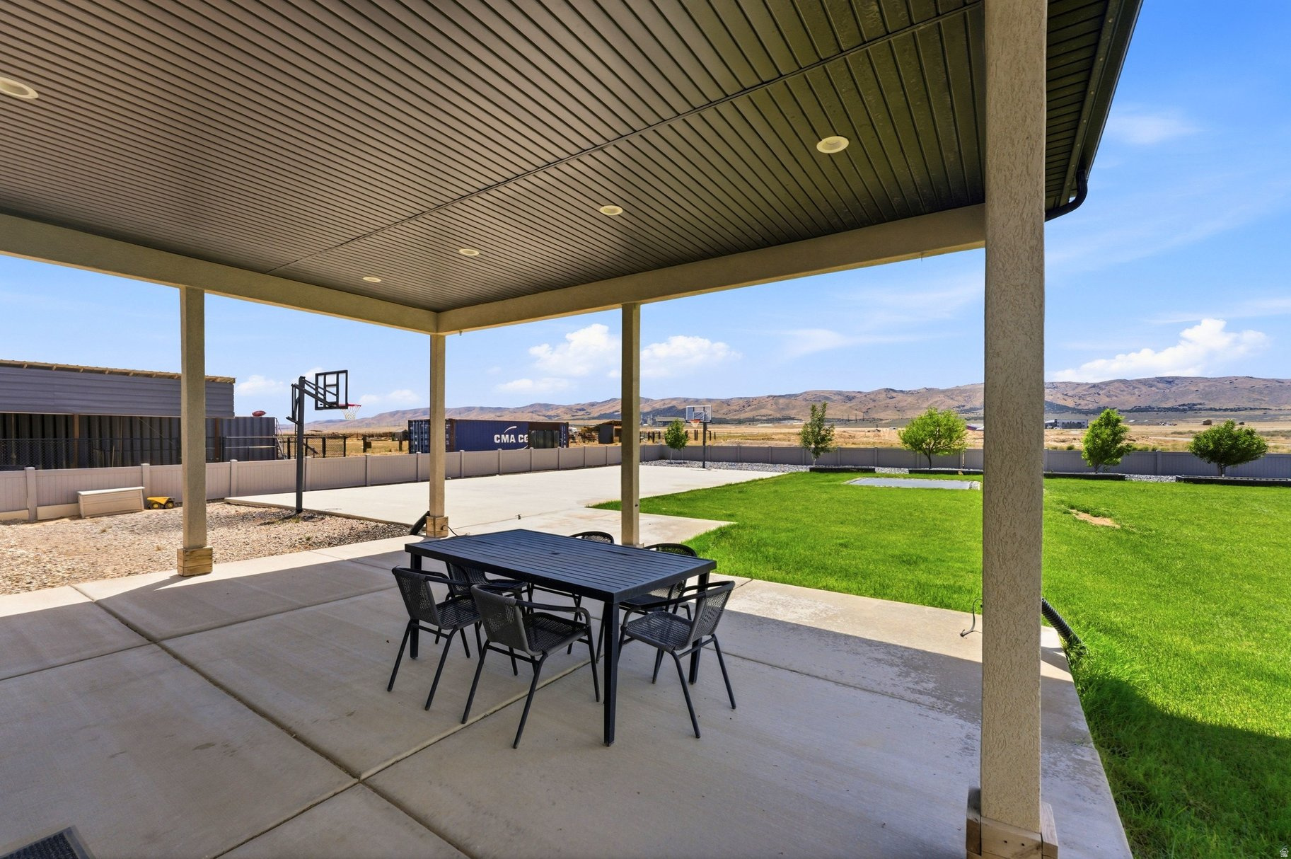 ESTATES SUBD - Residential