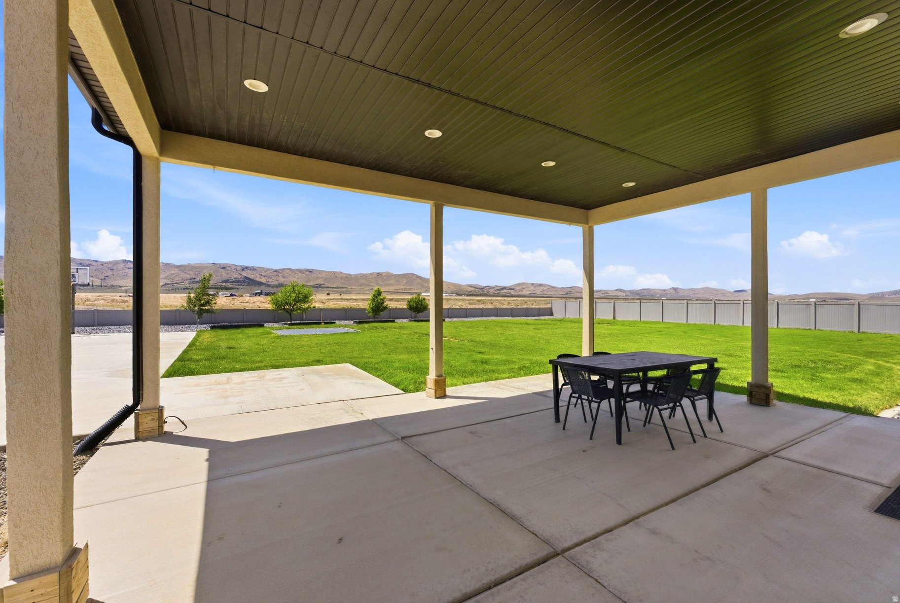 ESTATES SUBD - Residential