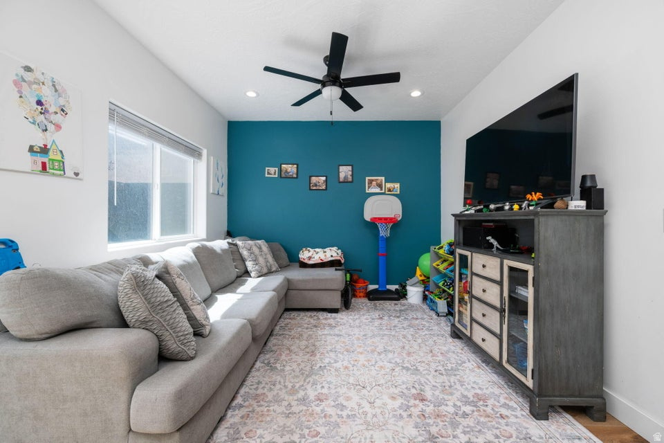 SPANISH TH - Residential