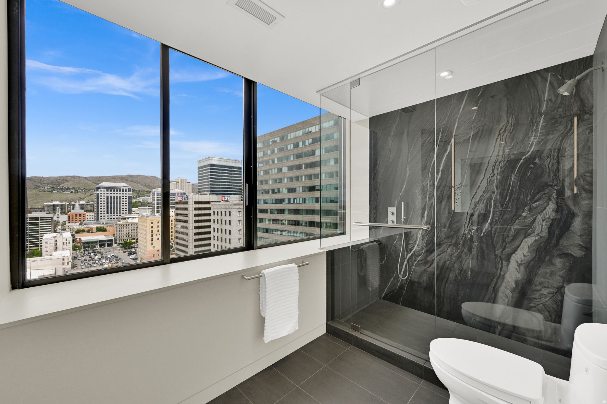 AMERICAN TOWERS - Residential