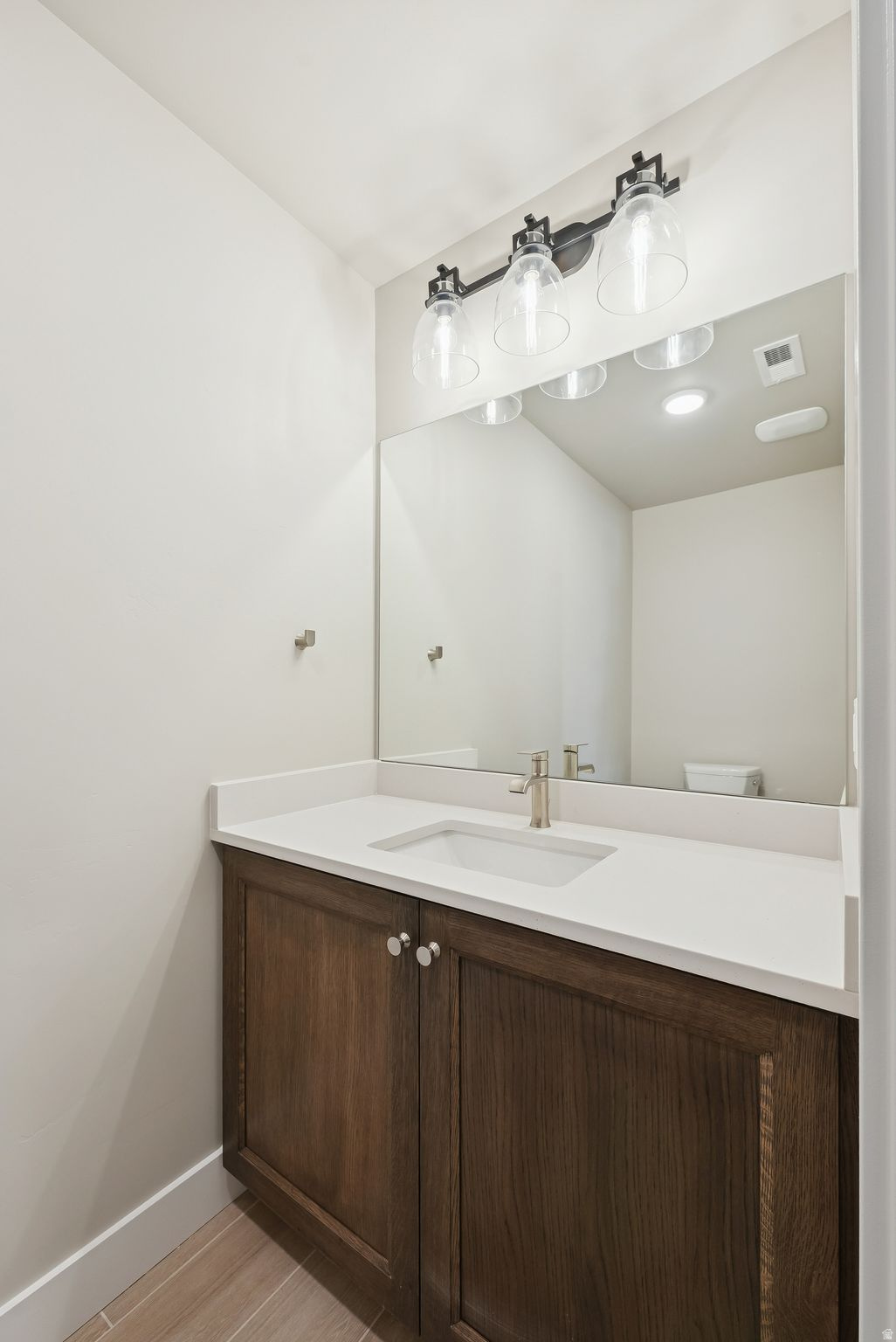 MAYFLOWER LAKESIDE - Residential
