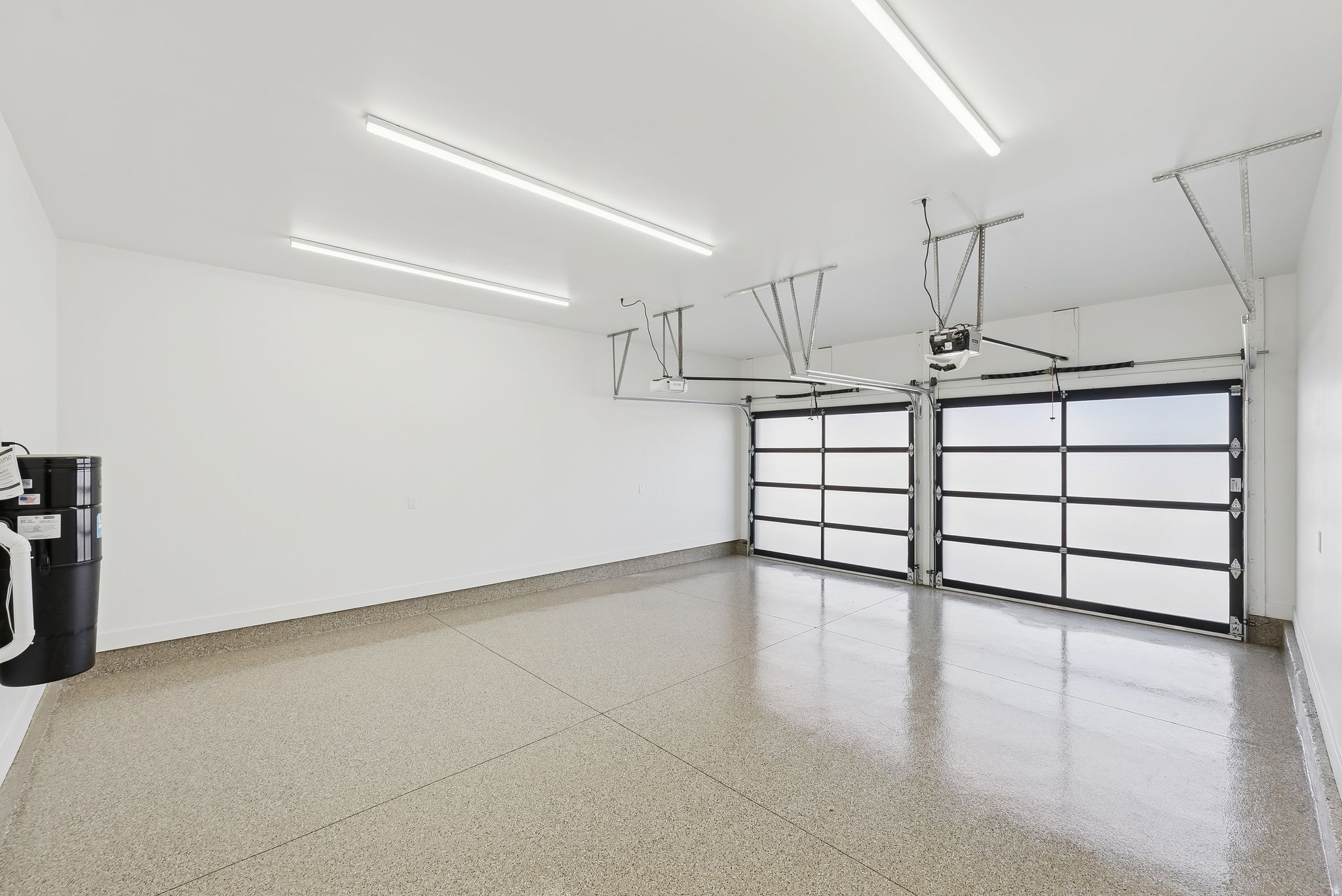 MAYFLOWER LAKESIDE - Residential