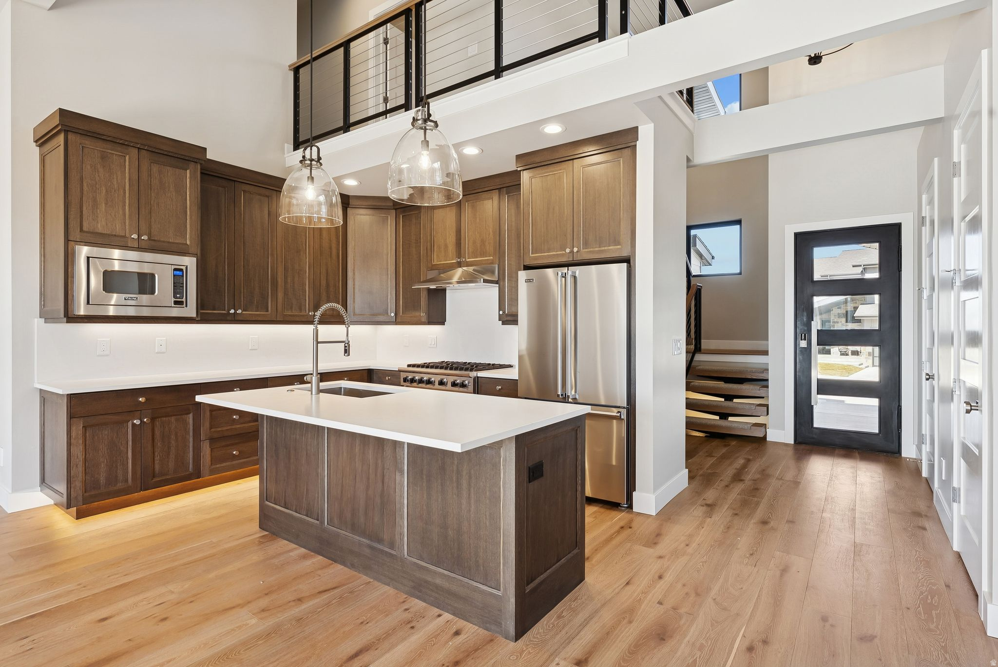 MAYFLOWER LAKESIDE - Residential