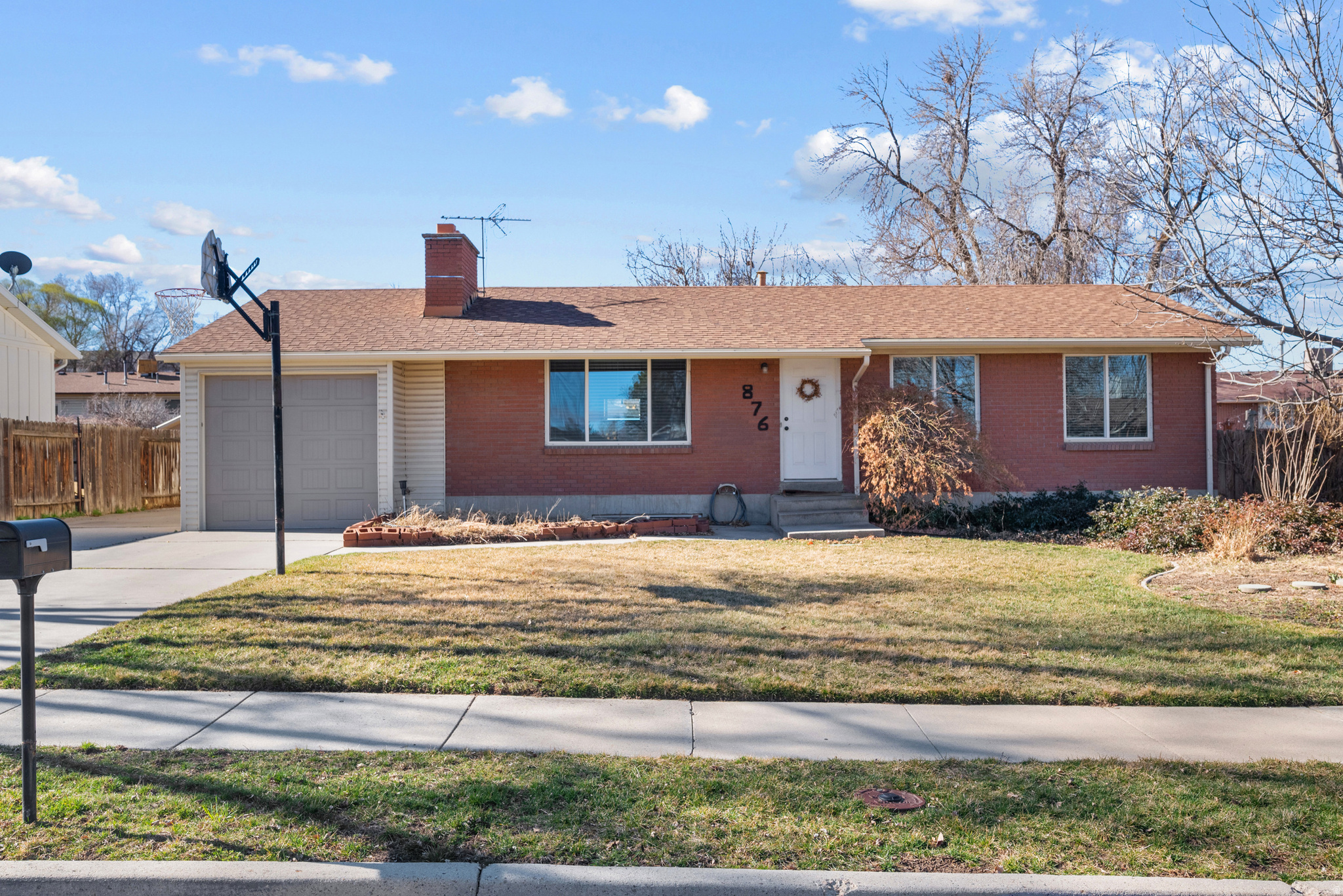 COUNTRY ESTATES #4 - Residential