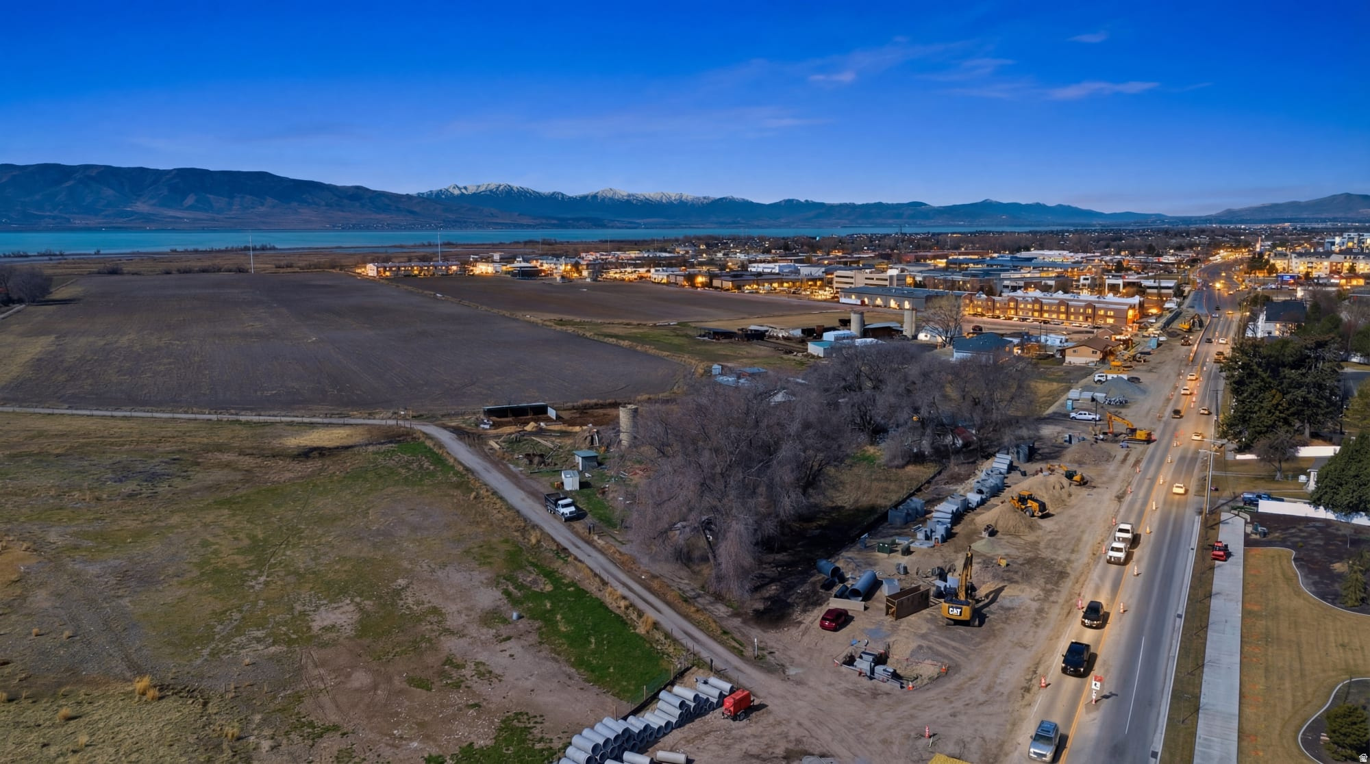 This Buildable Residential lot is located in a prime area just 3 min. from I15 and across the street from the New Temple. Build your home and bring your animal. Zones Single Family / Agricultural.