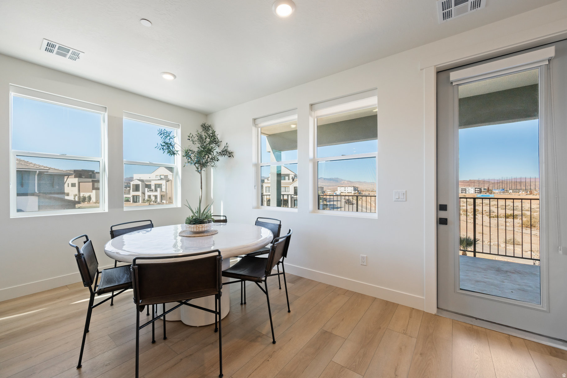 DESERT COLOR CONDOS - Residential
