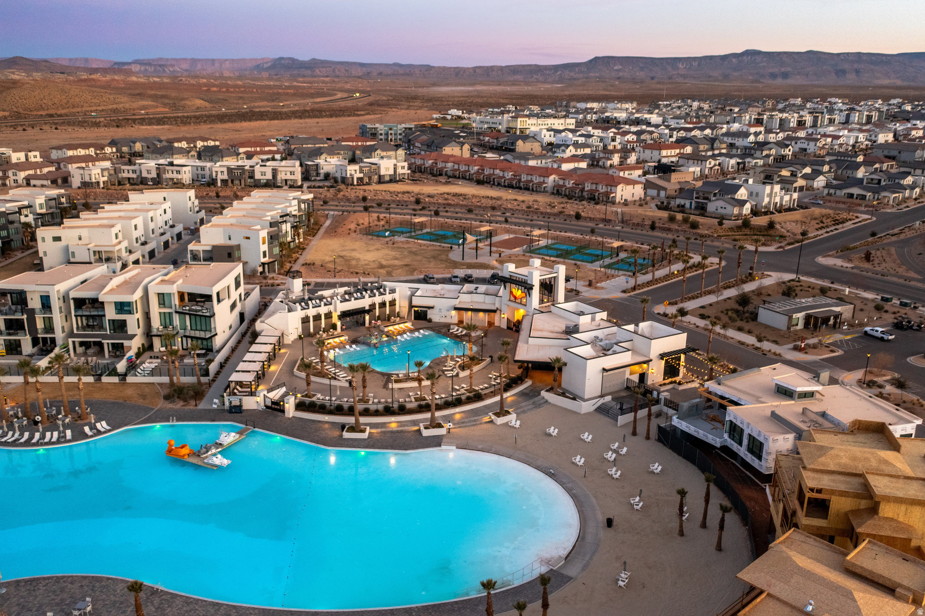 DESERT COLOR CONDOS - Residential