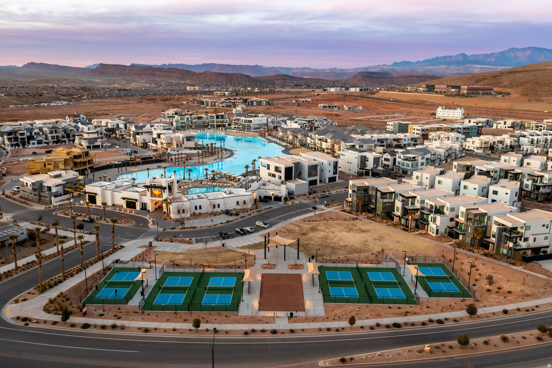 DESERT COLOR CONDOS - Residential