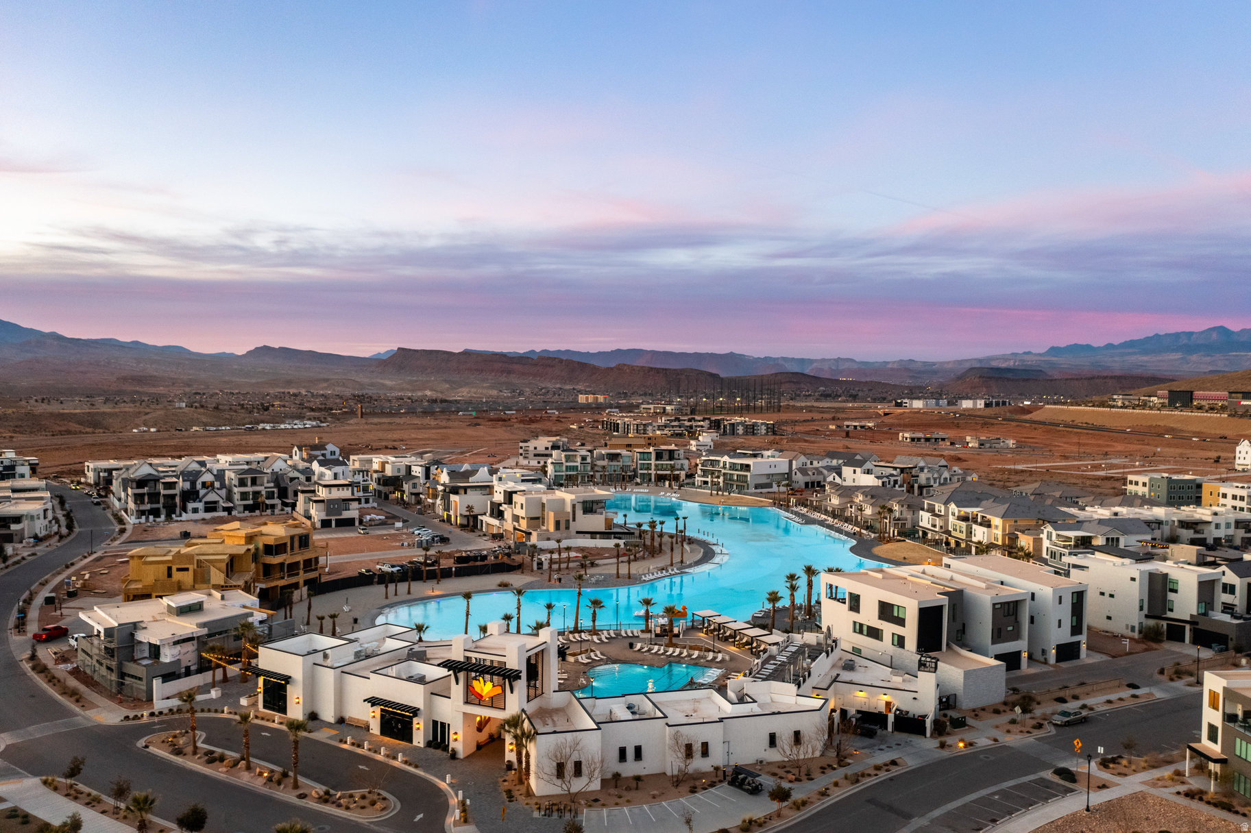 DESERT COLOR CONDOS - Residential