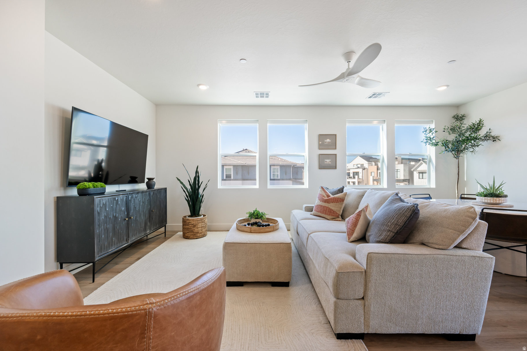 DESERT COLOR CONDOS - Residential