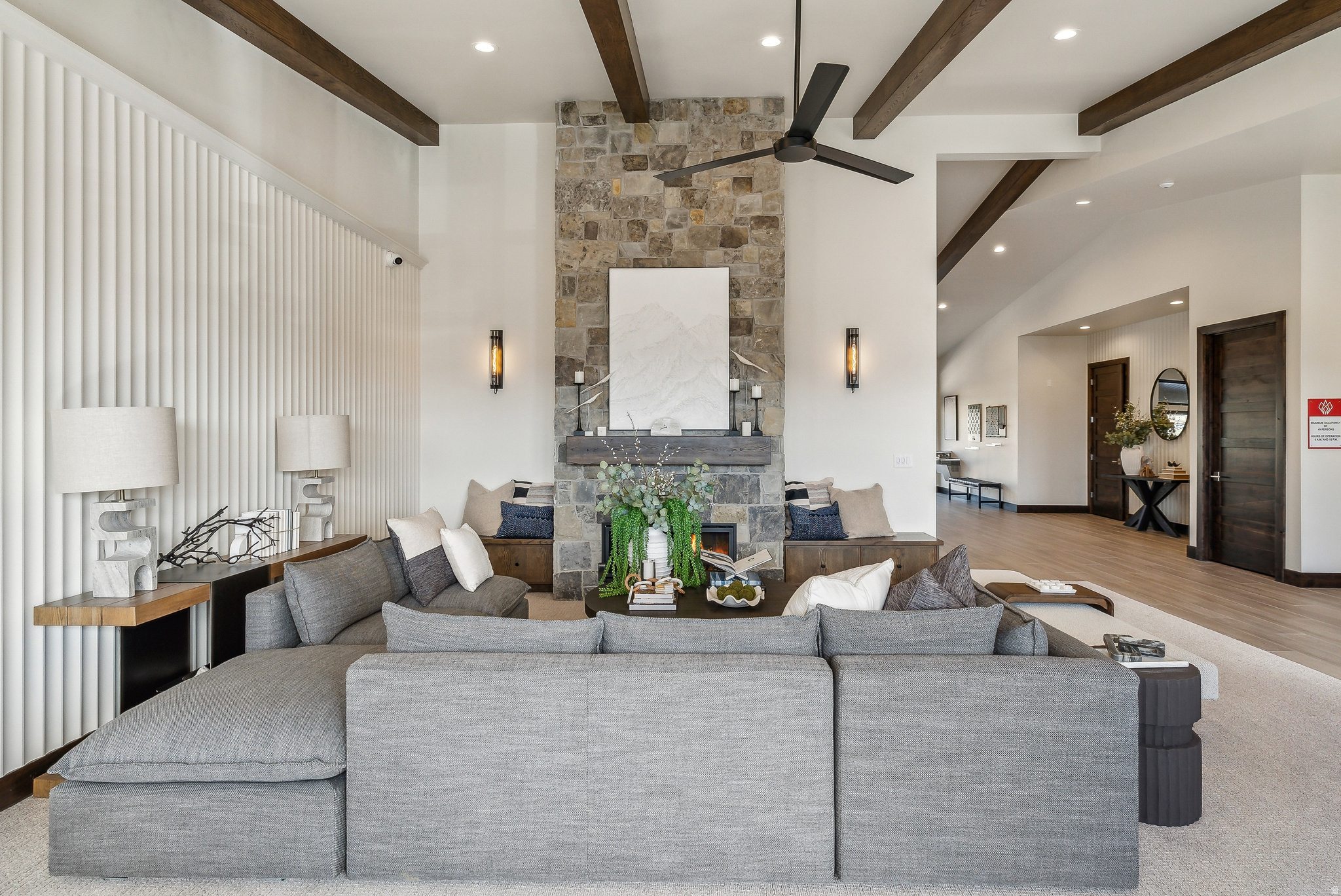 MAYFLOWER LAKESIDE - Residential