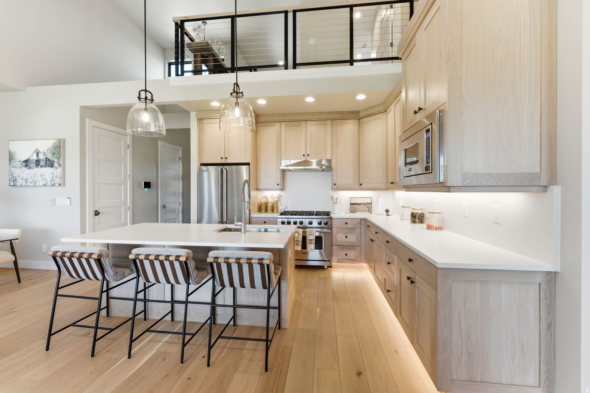 MAYFLOWER LAKESIDE - Residential