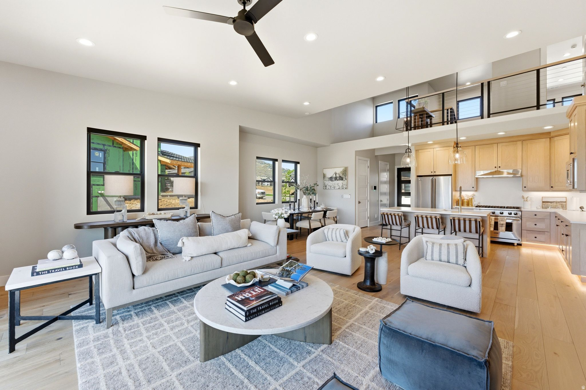 MAYFLOWER LAKESIDE - Residential