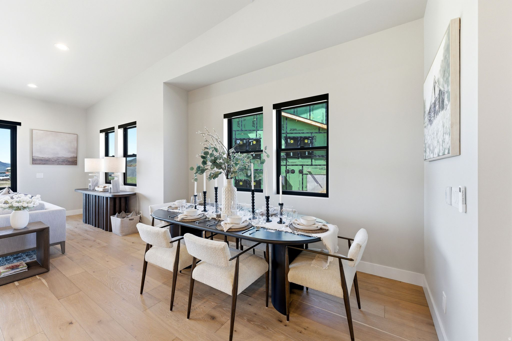 MAYFLOWER LAKESIDE - Residential