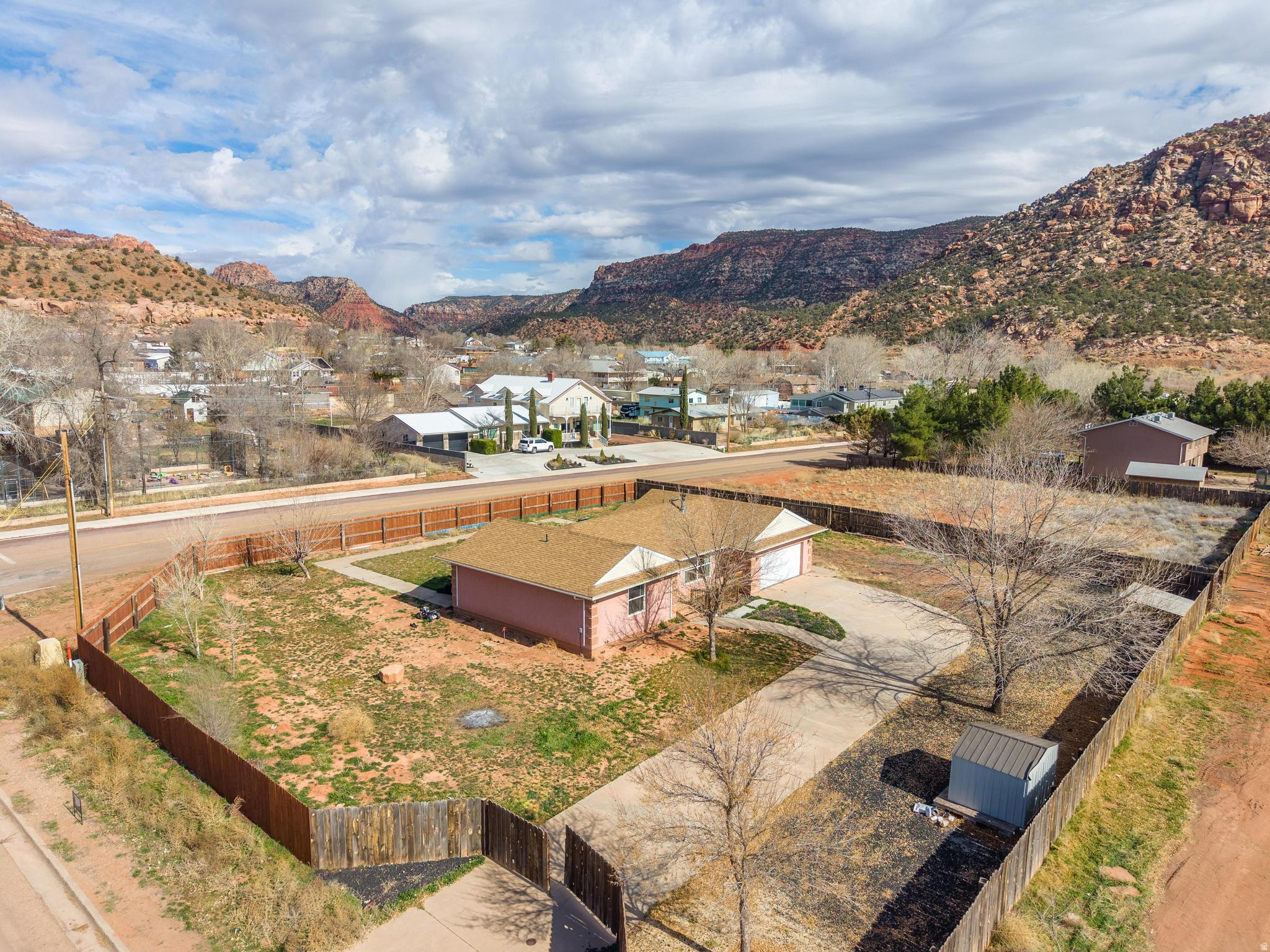 SHORT CREEK - Residential