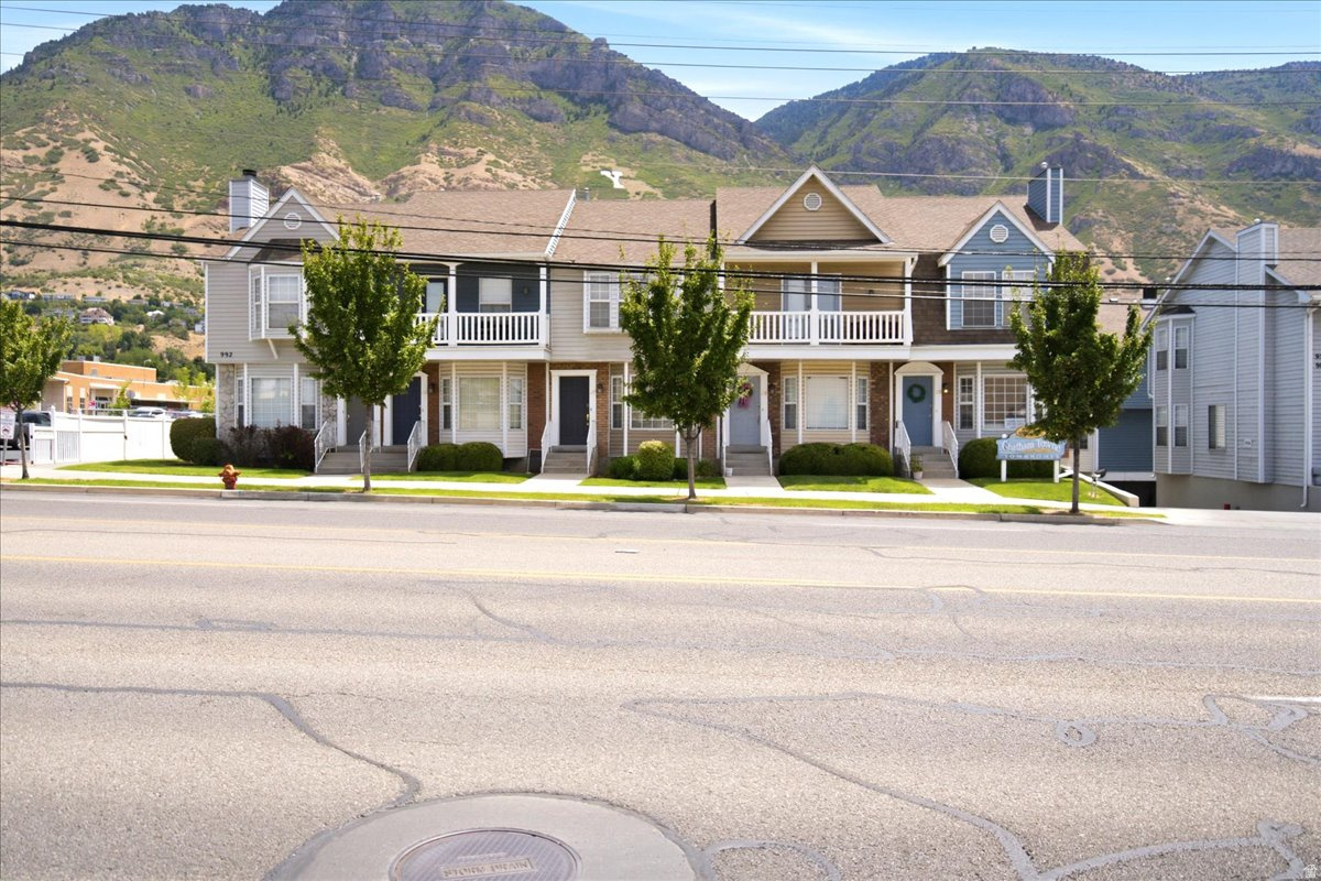 CHATHAM TOWNE CONDOMINIUMS - Residential