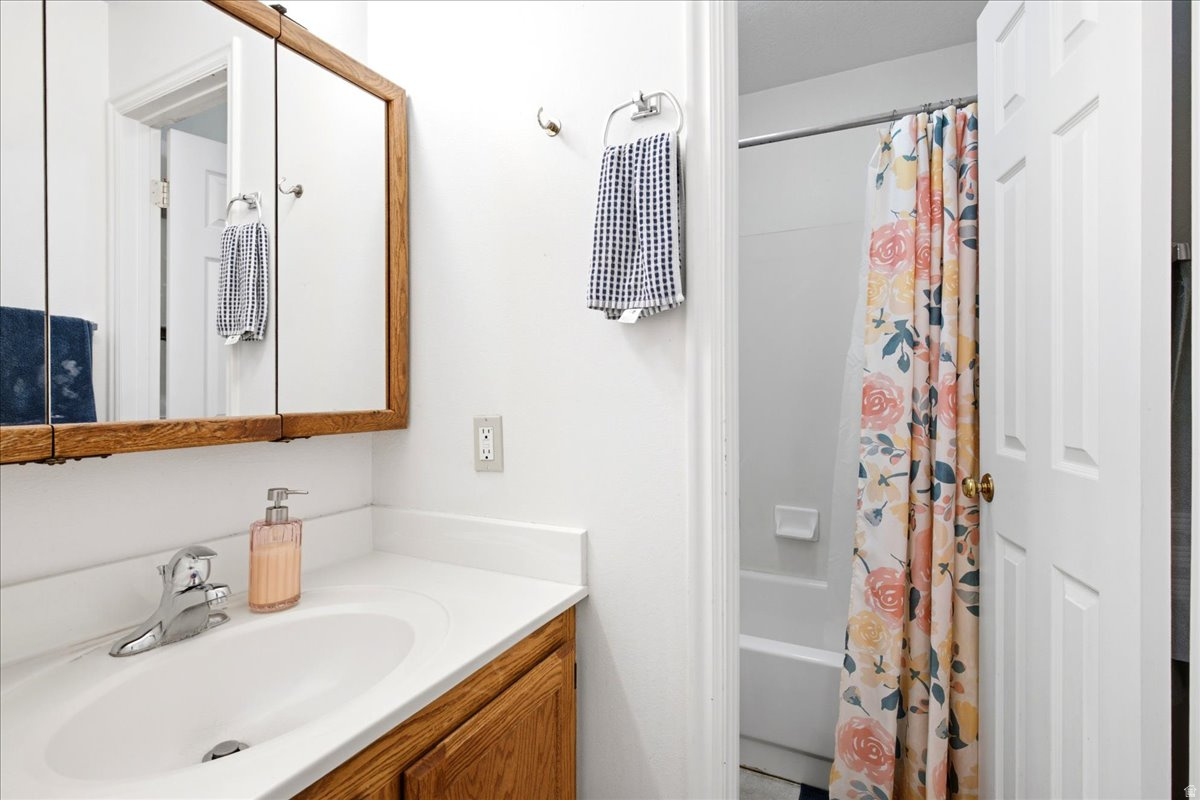 CHATHAM TOWNE CONDOMINIUMS - Residential