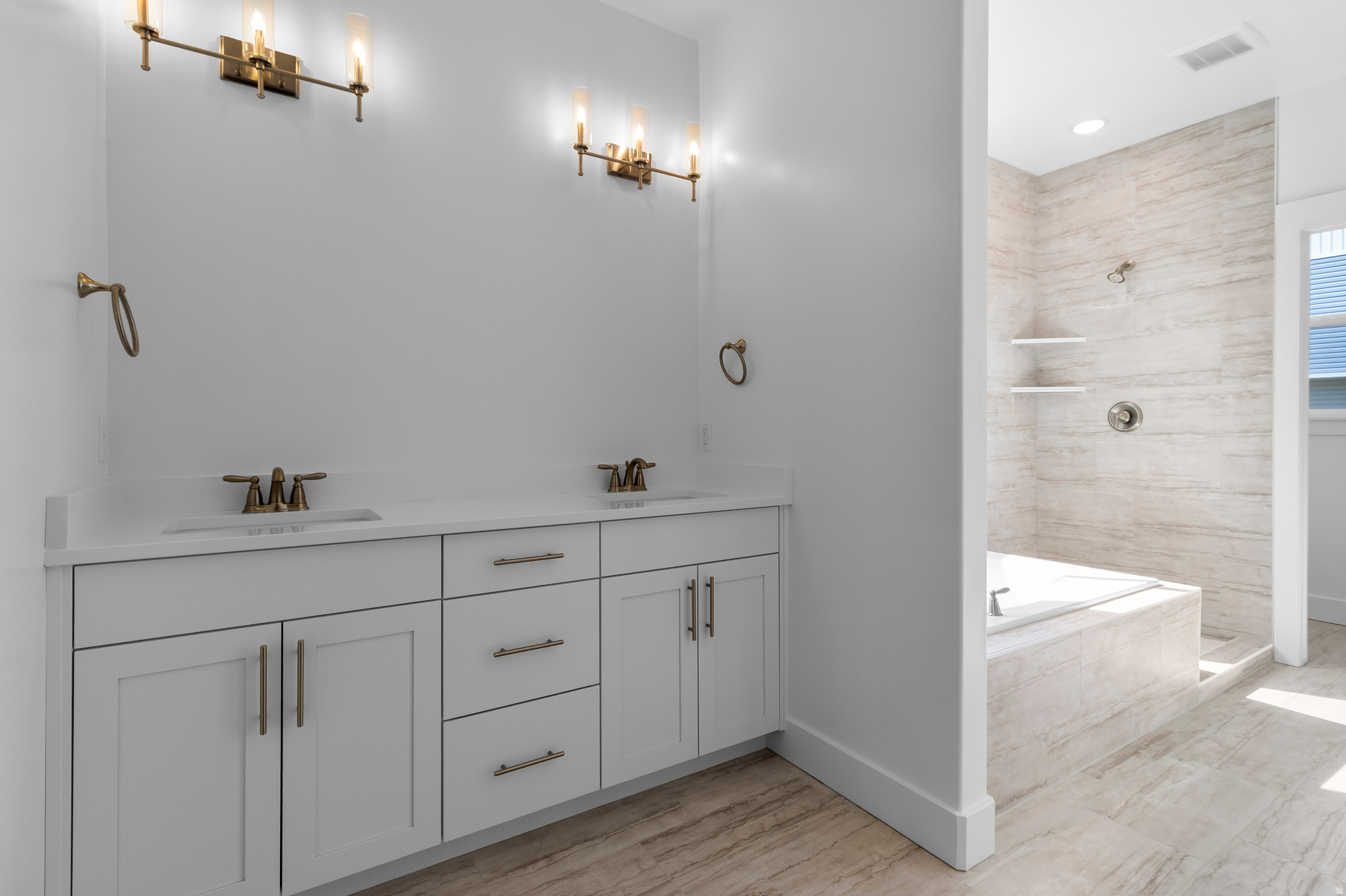ENVISION ESTATES - Residential