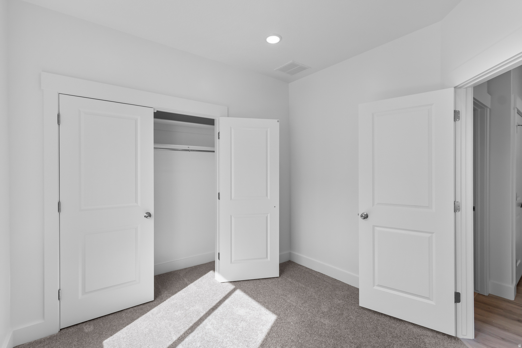 ENVISION ESTATES - Residential