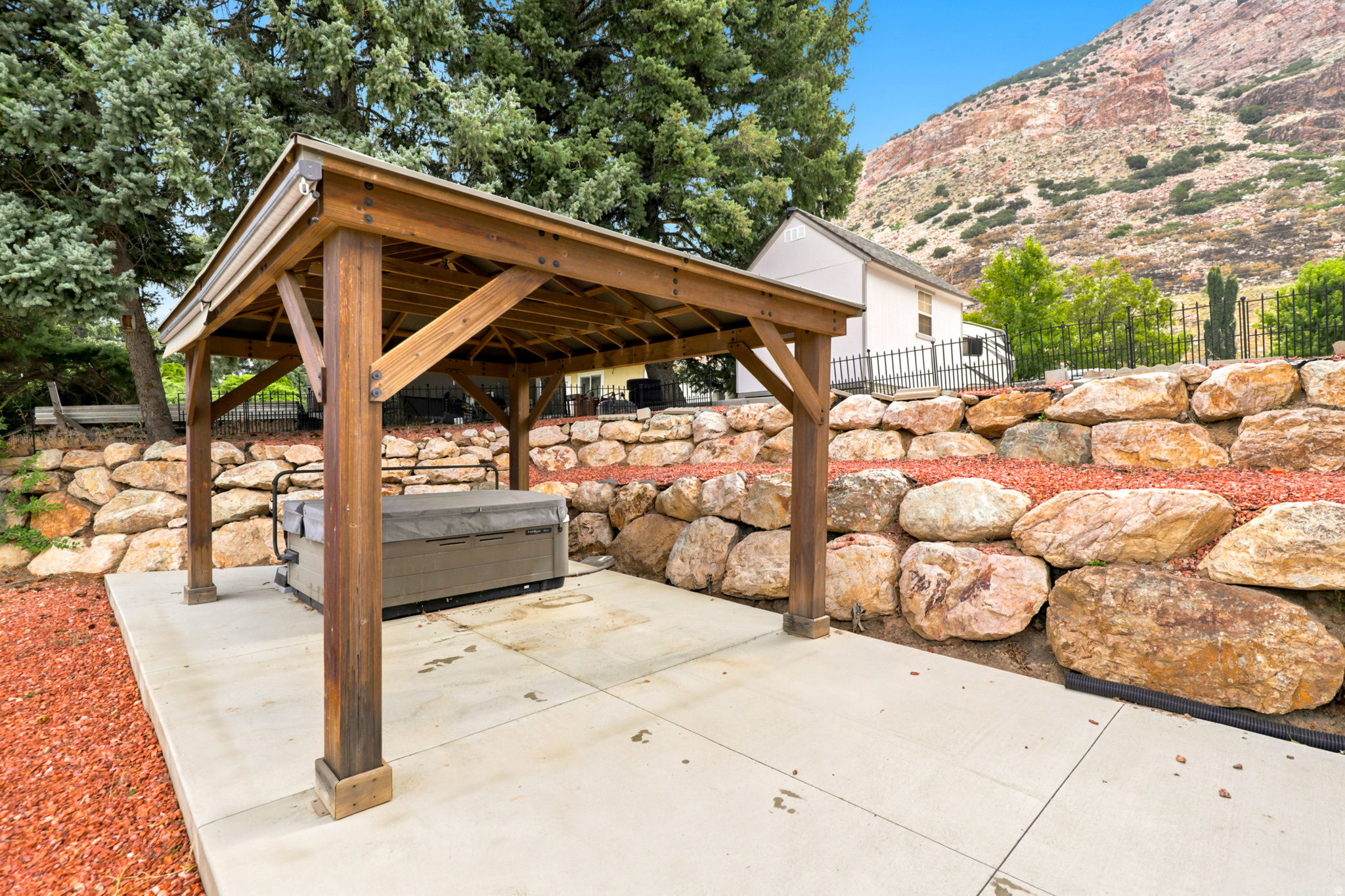 BENCH @ MTN RD - Residential