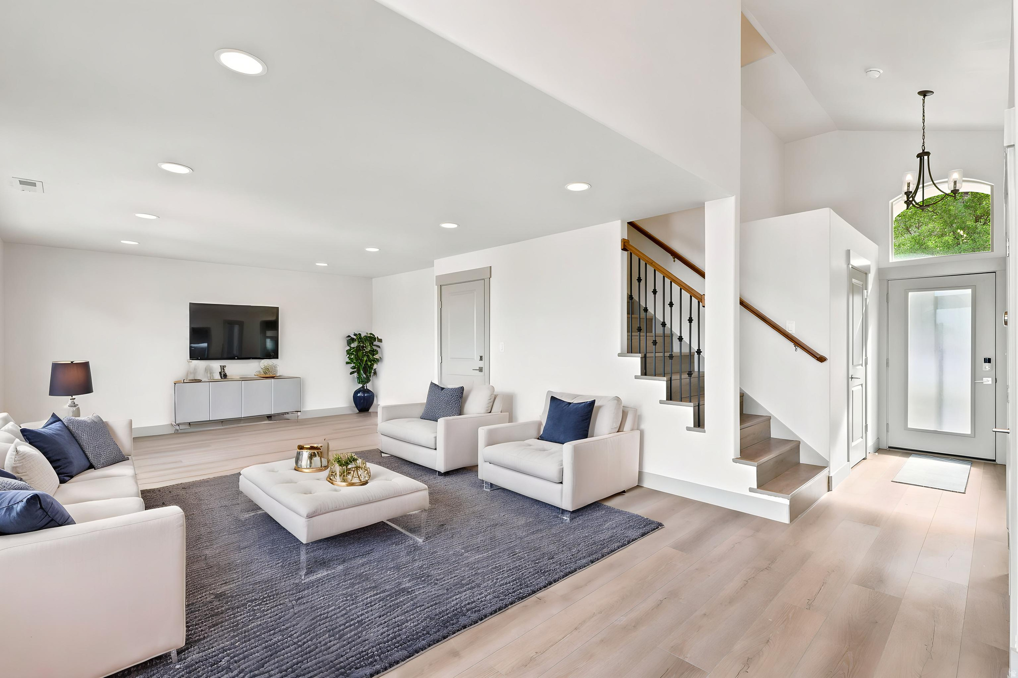 BENCH @ MTN RD - Residential