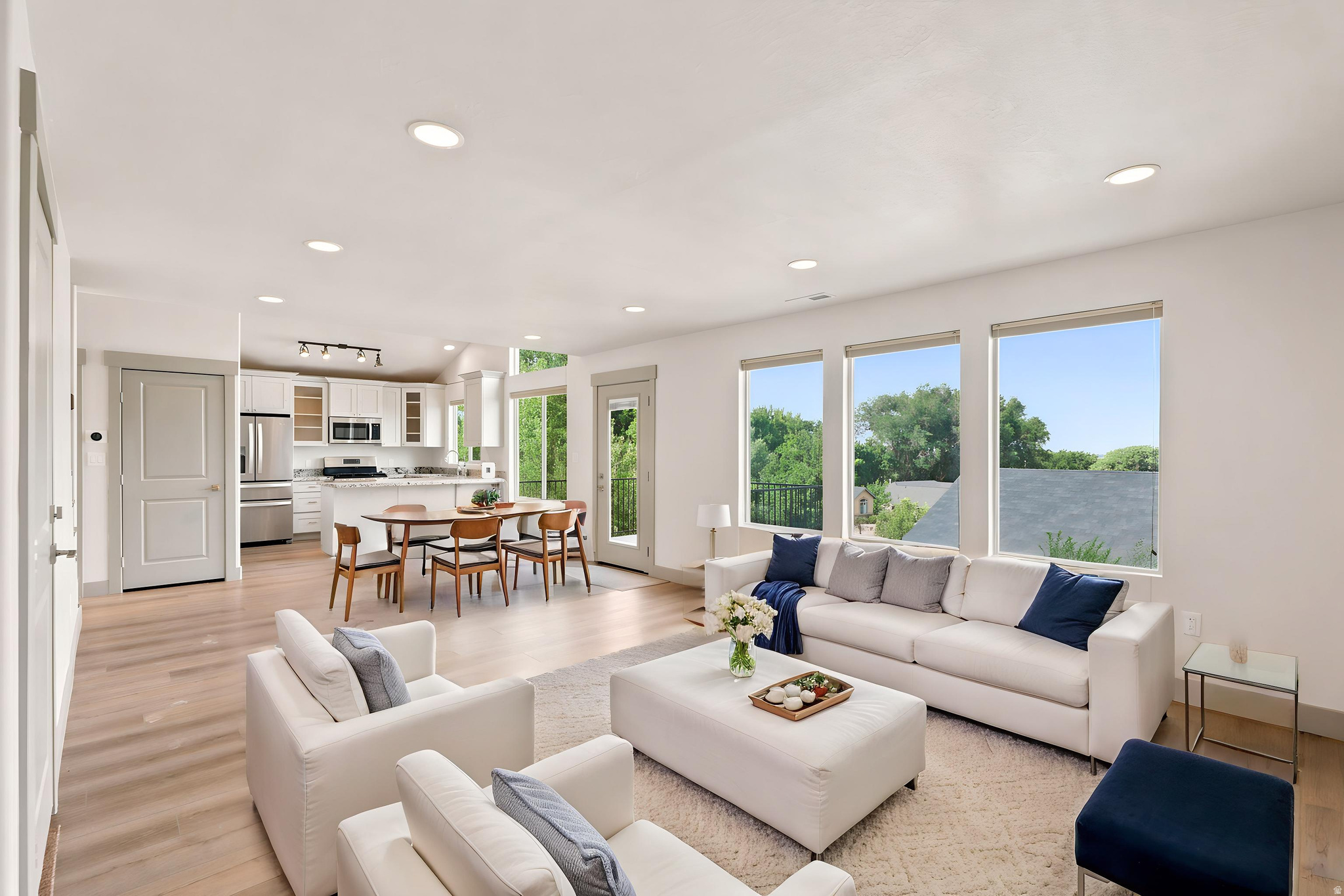 BENCH @ MTN RD - Residential