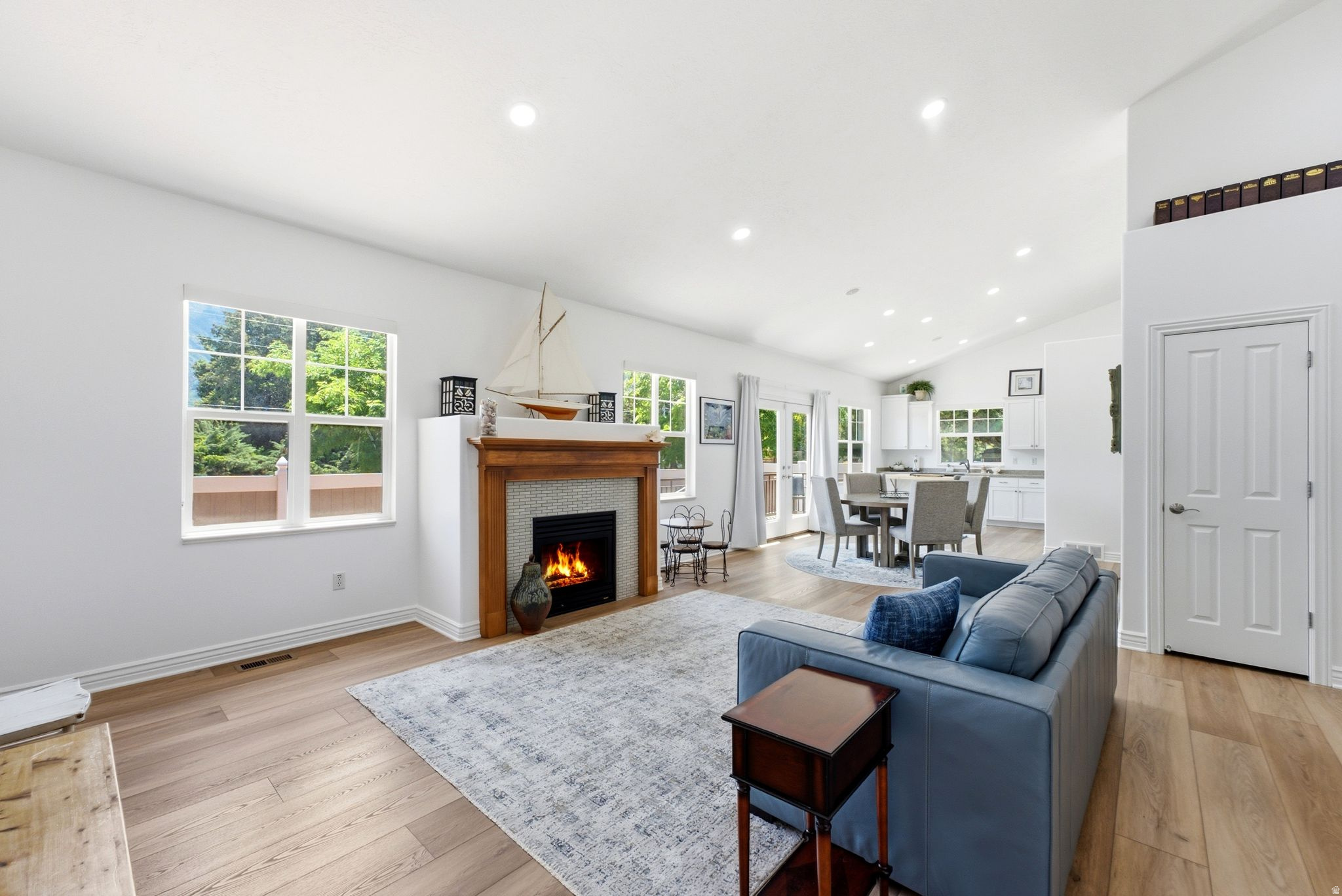 REDFEATHER ESTATES - Residential