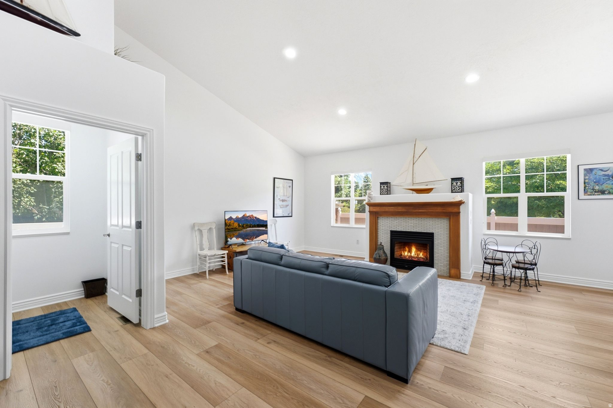 REDFEATHER ESTATES - Residential