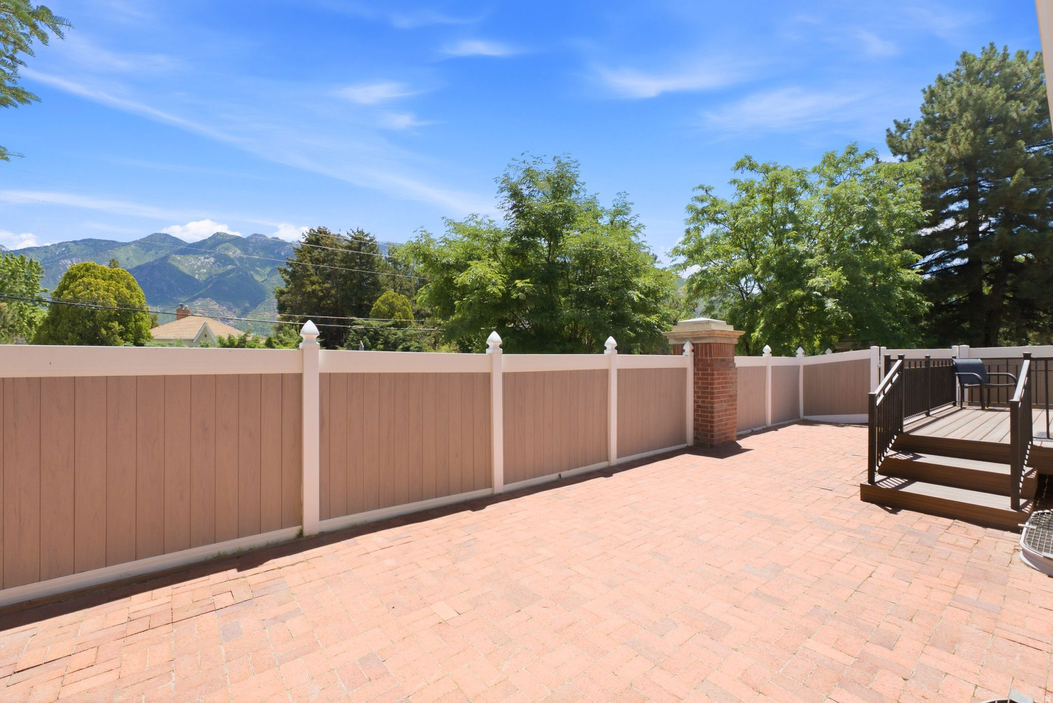 REDFEATHER ESTATES - Residential