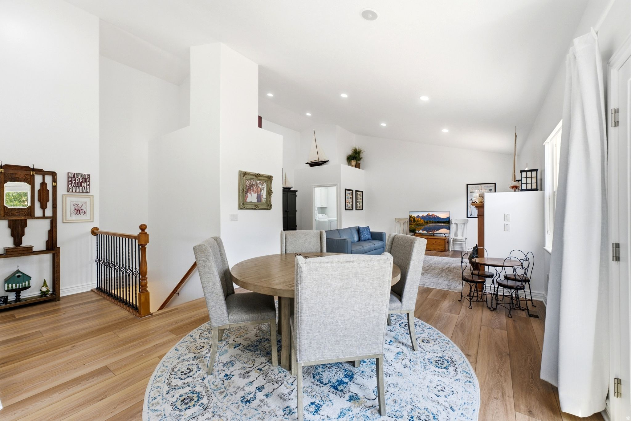 REDFEATHER ESTATES - Residential