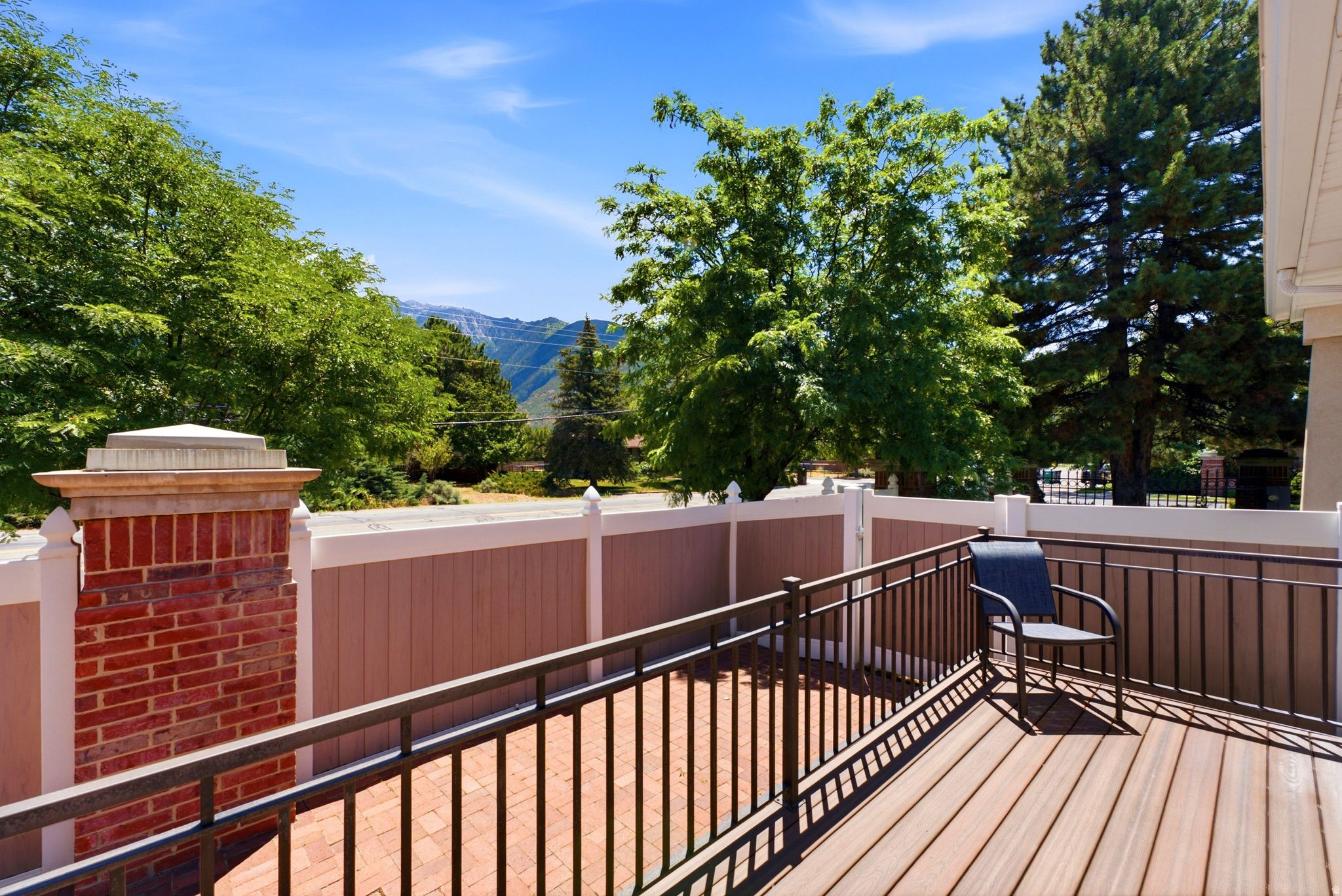 REDFEATHER ESTATES - Residential