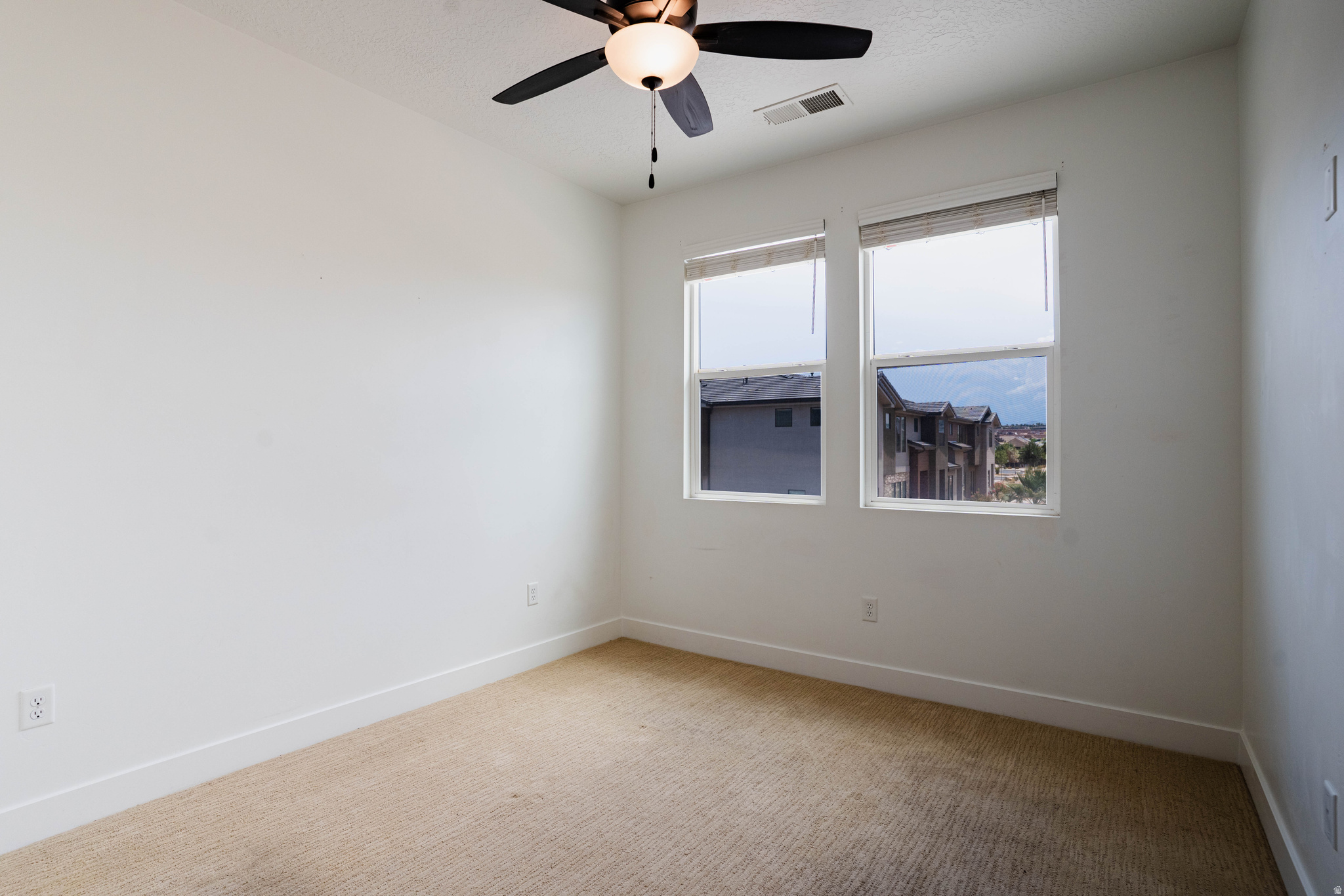 WOODLAND ESTATES TH PH 1B - Residential