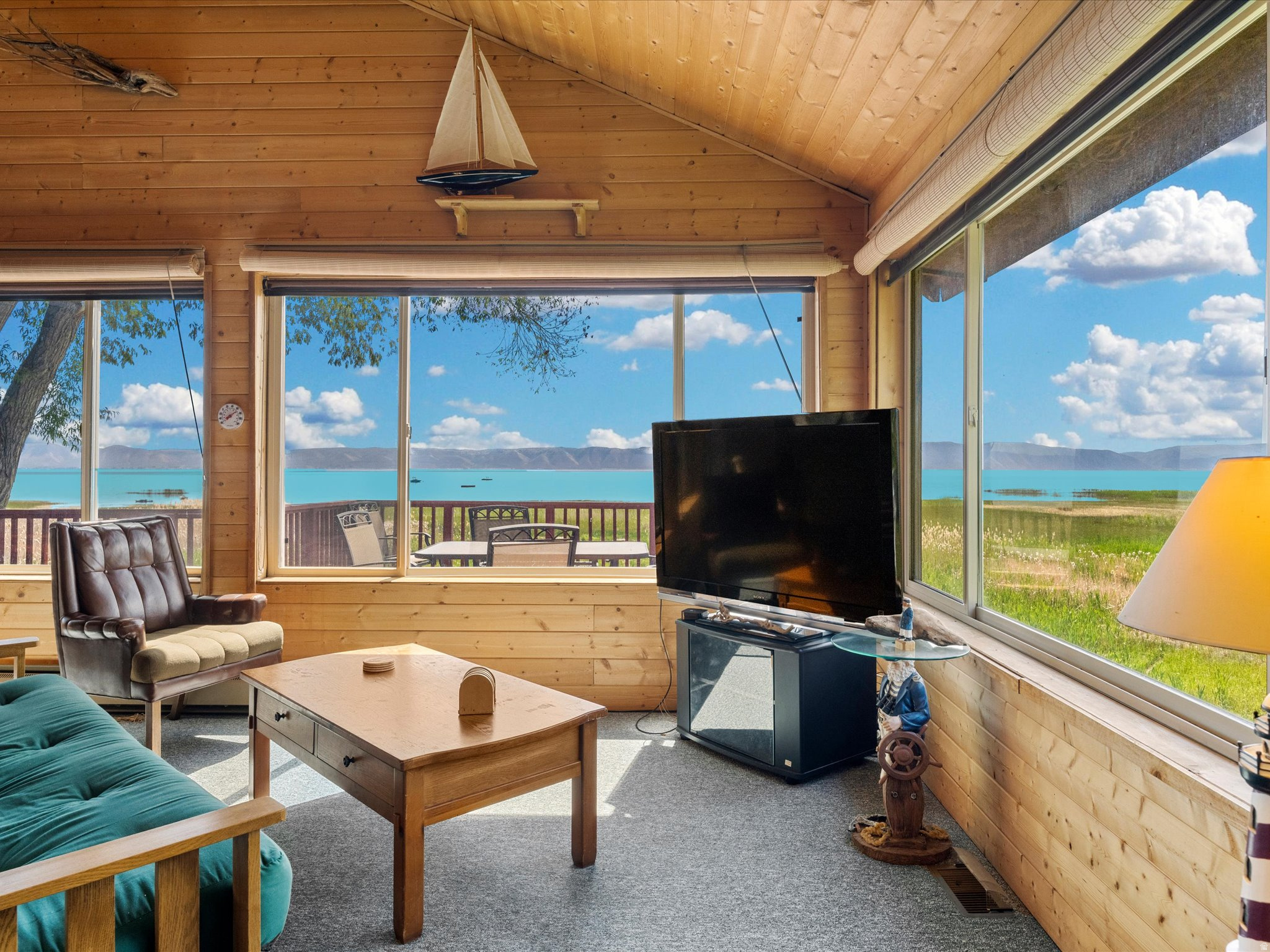 LAKESHORE - Residential