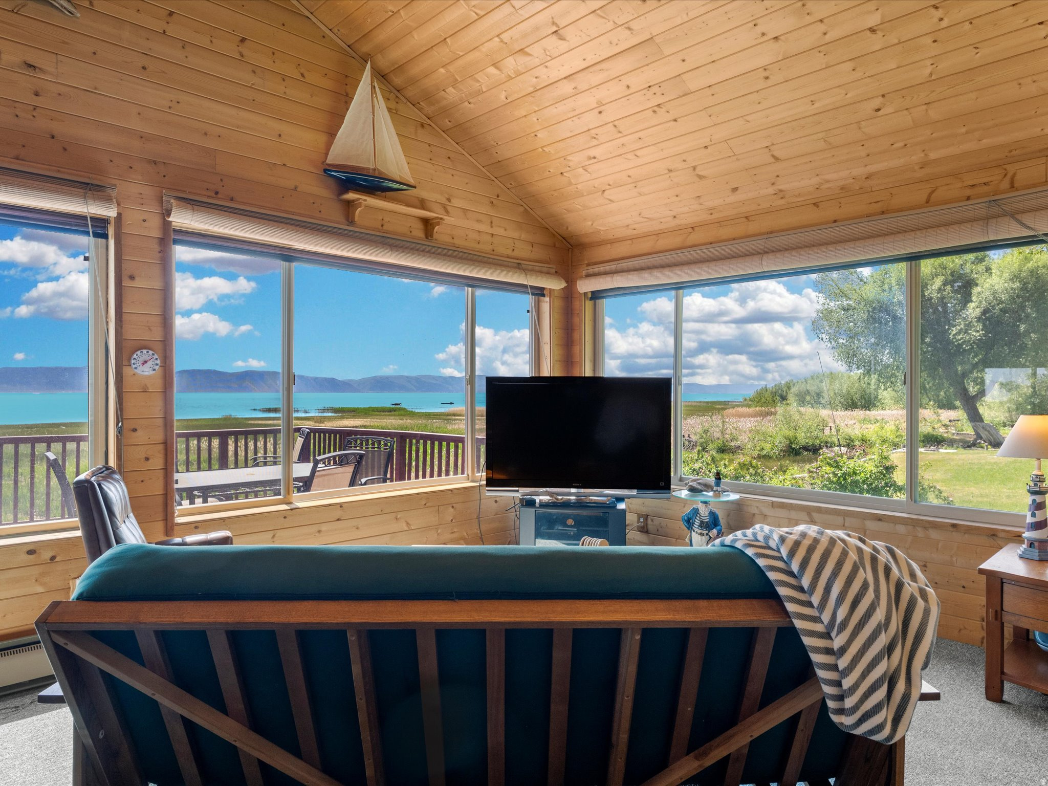 LAKESHORE - Residential