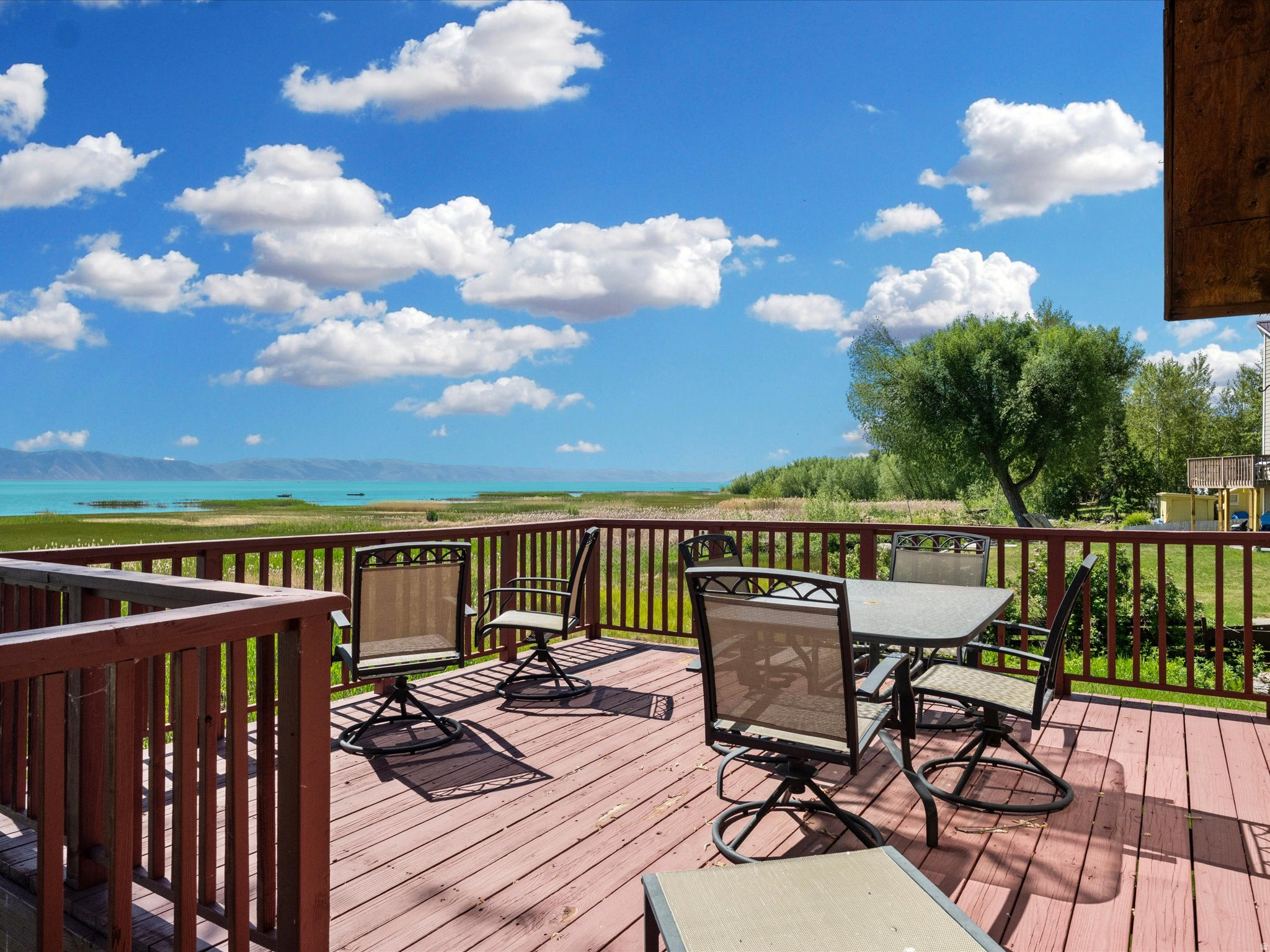 LAKESHORE - Residential