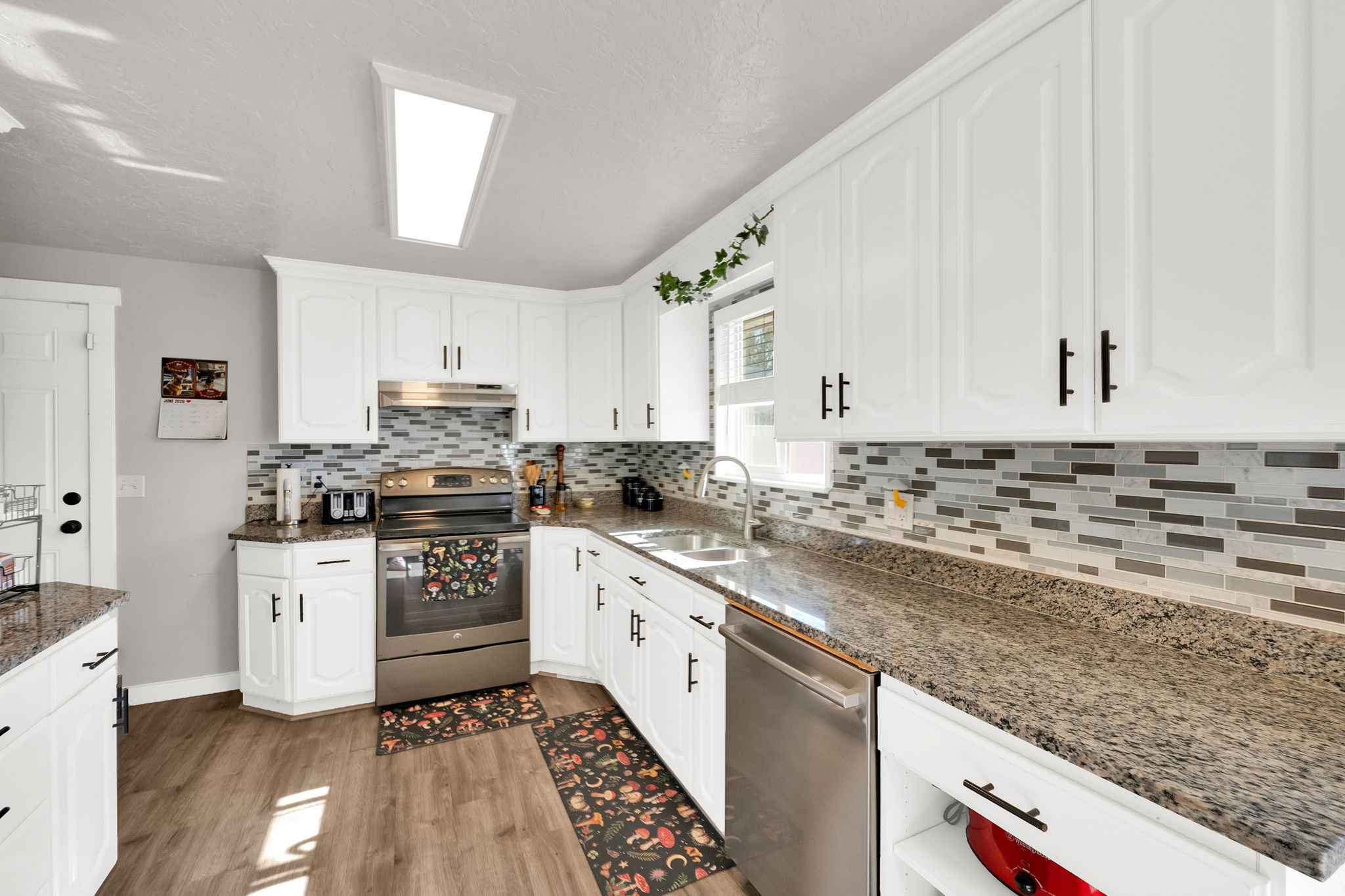 COLONY WEST - Residential