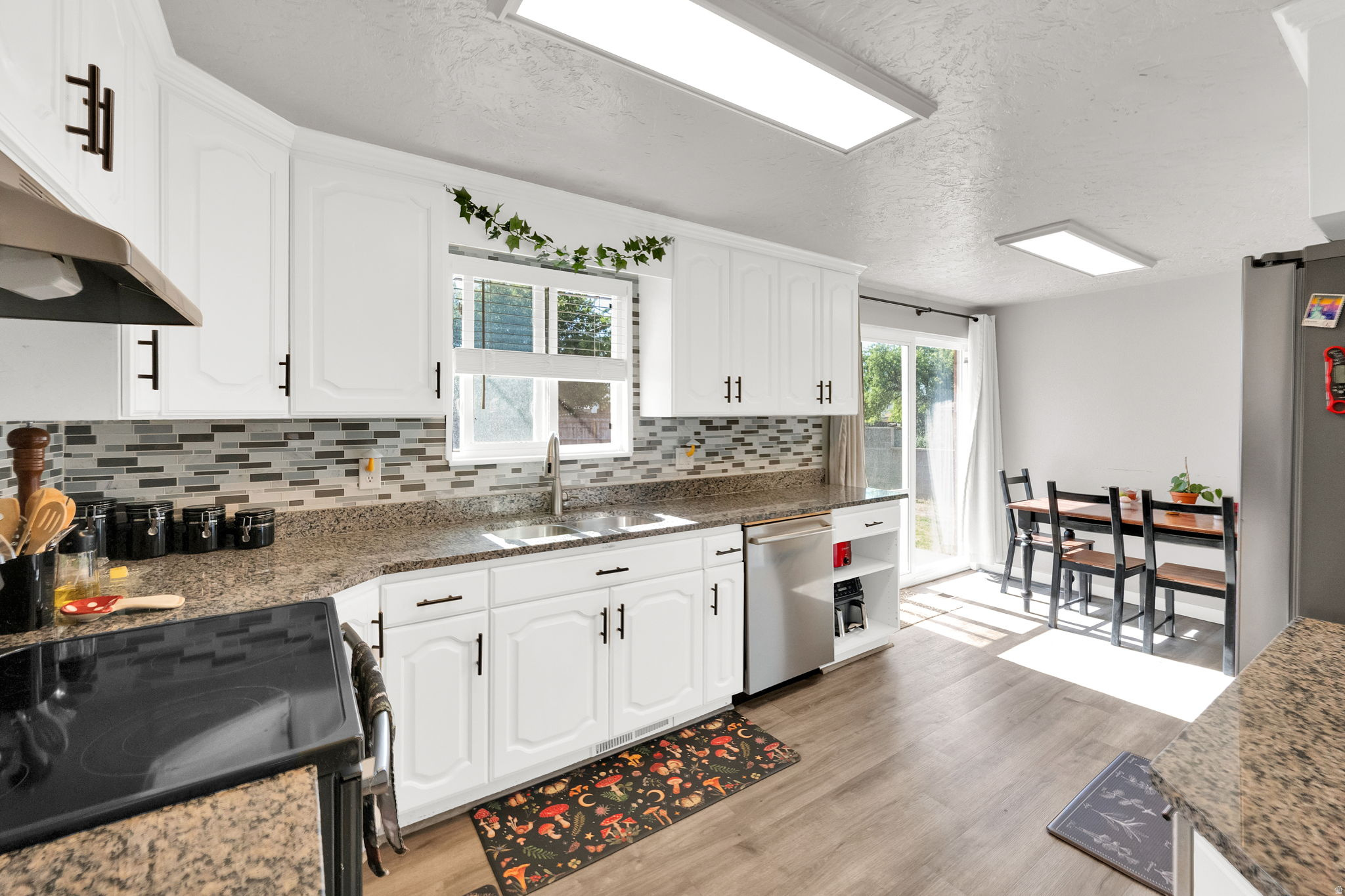 COLONY WEST - Residential