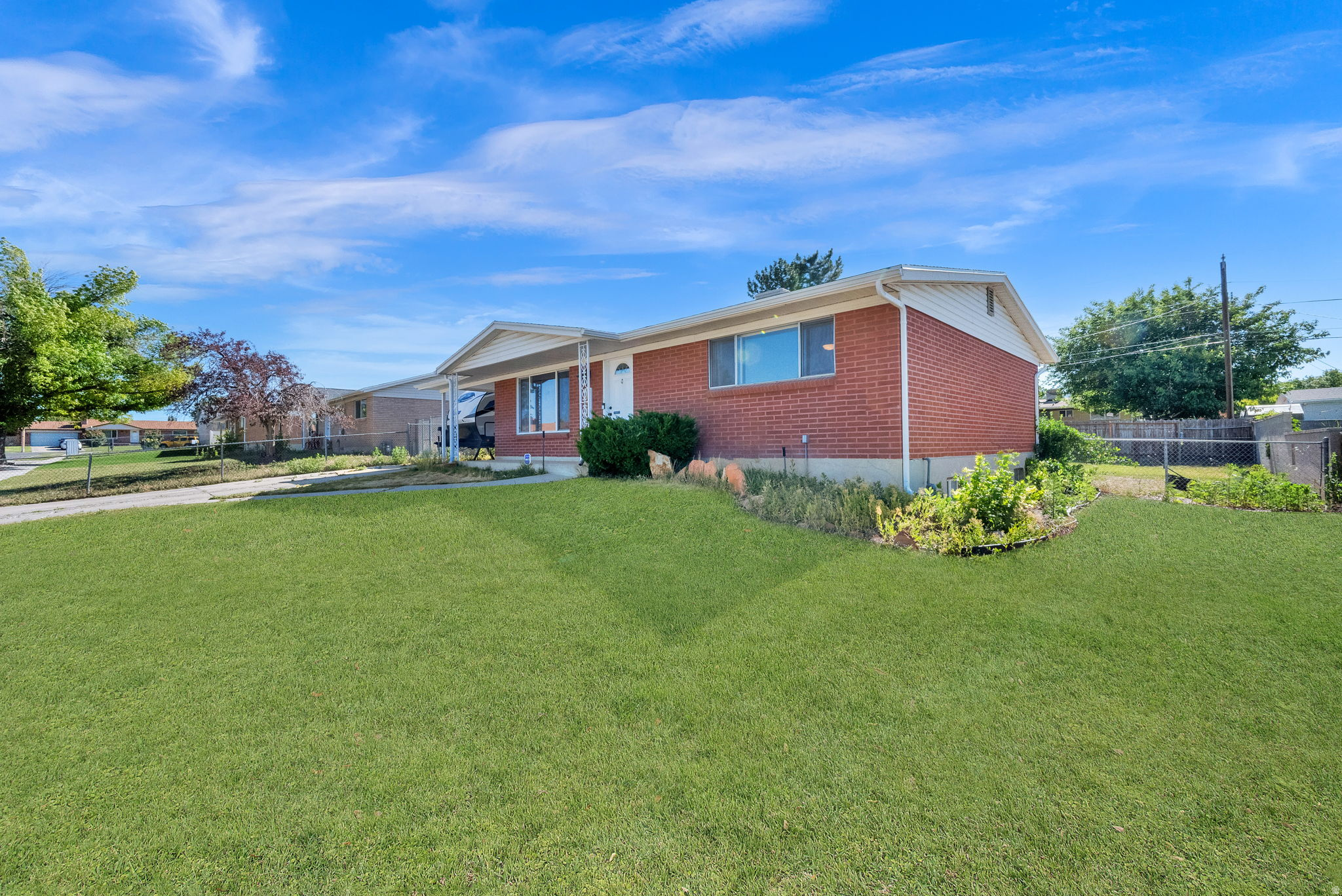 COLONY WEST - Residential